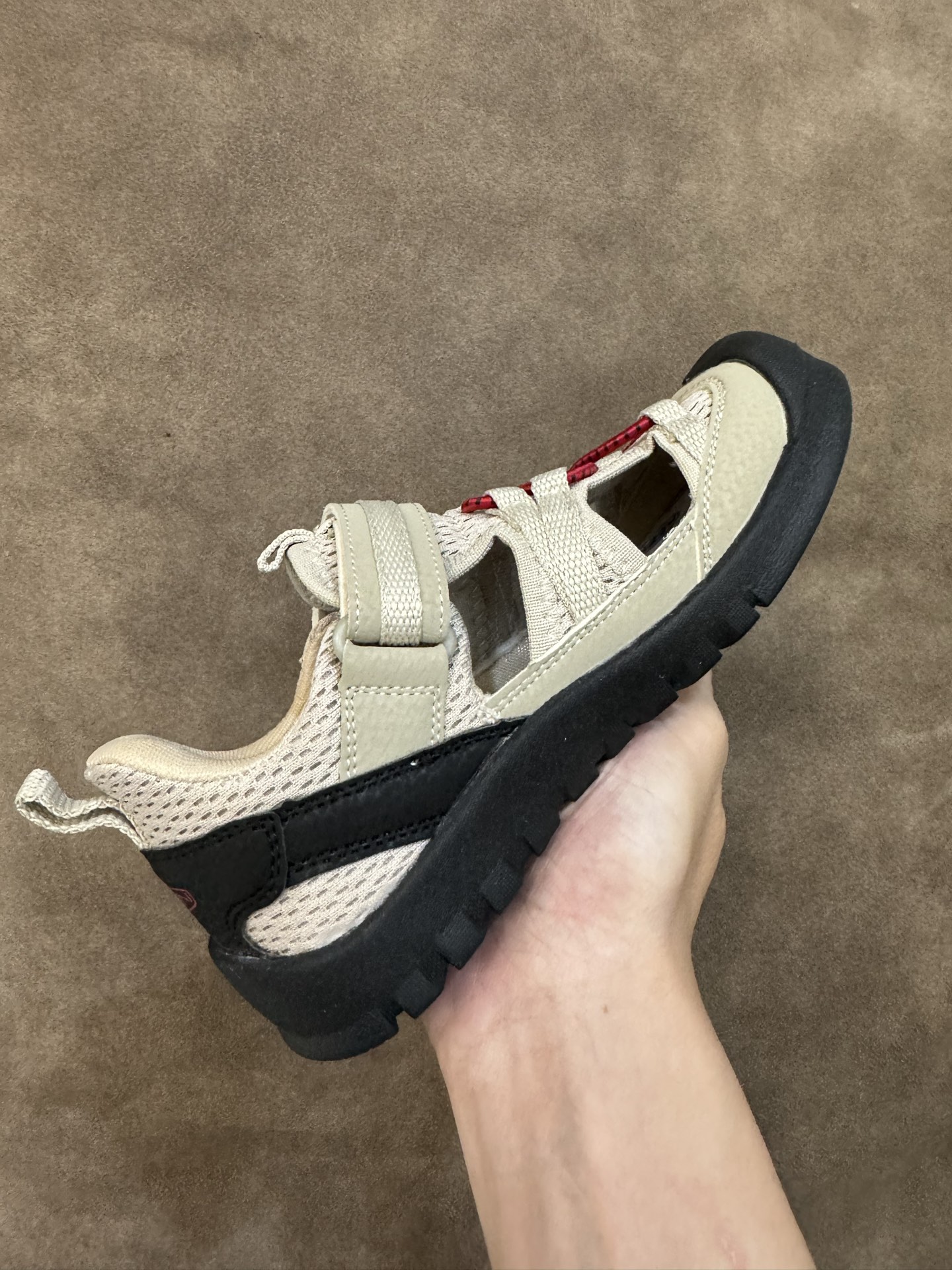 图片[3]-科恩潮牌户外魔术贴镂空儿童涉水溯溪凉鞋 尺码：26-37码 户外大佬潮牌⛺️ 优质尼龙材料镂空拼接，透气又舒适☁️ 橡胶耐磨防滑包头大底✅ 应对轻松不管是室内还是户外的各种地形✌🏻 高端客户必入单品❤️-选品中心