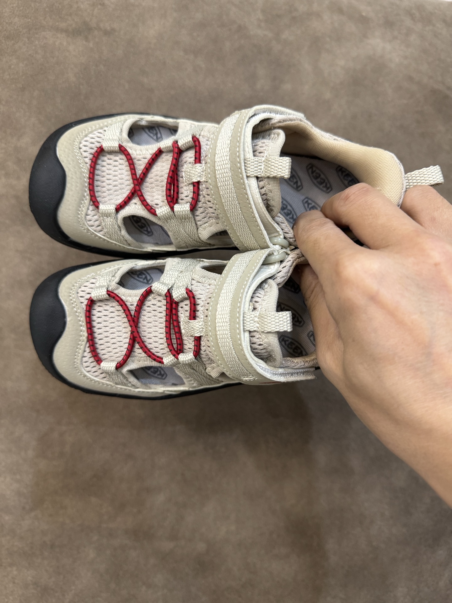 图片[6]-科恩潮牌户外魔术贴镂空儿童涉水溯溪凉鞋 尺码：26-37码 户外大佬潮牌⛺️ 优质尼龙材料镂空拼接，透气又舒适☁️ 橡胶耐磨防滑包头大底✅ 应对轻松不管是室内还是户外的各种地形✌🏻 高端客户必入单品❤️-选品中心