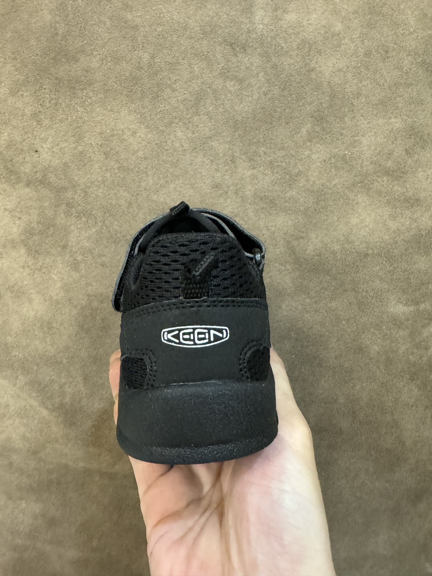 图片[4]-科恩潮牌户外魔术贴镂空儿童涉水溯溪凉鞋 尺码：26-37码 户外大佬潮牌⛺️ 优质尼龙材料镂空拼接，透气又舒适☁️ 橡胶耐磨防滑包头大底✅ 应对轻松不管是室内还是户外的各种地形✌🏻 高端客户必入单品❤️-选品中心