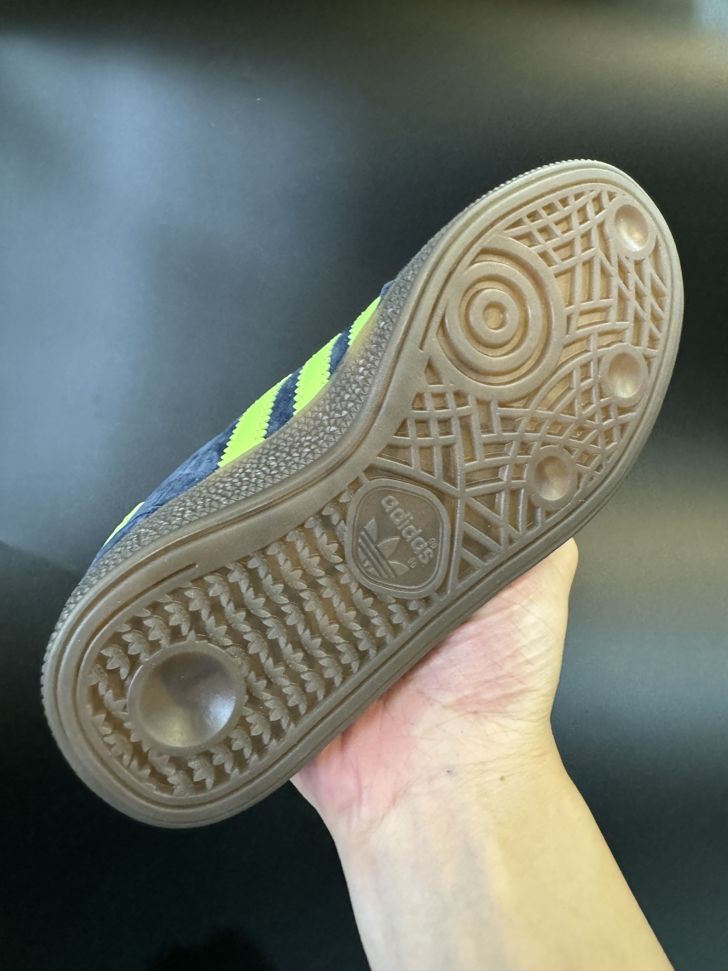 图片[8]-AD德训三代handball spezial儿童手球鞋休闲鞋 尺码：24-37码 超百搭的新款德训🆕 优质猪八革面料，质感满分💯 橡胶耐磨防滑大底，脚感超赞👍🏻 额外附赠一对鞋带扣，穿脱更加方便✌🏻-选品中心