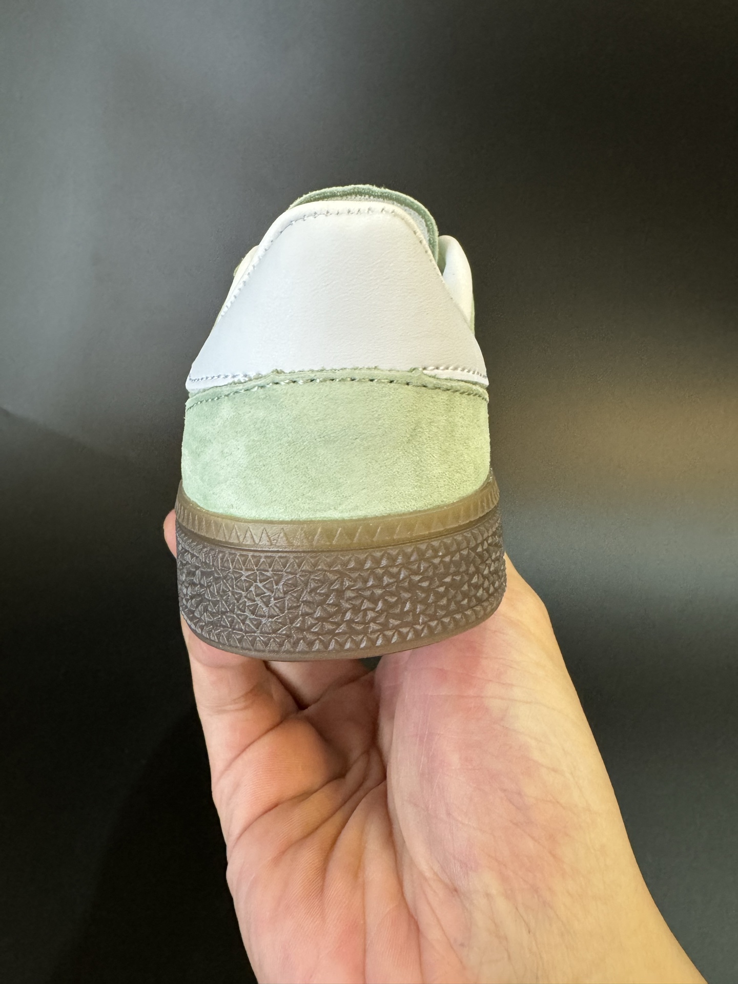 图片[5]-AD德训三代handball spezial儿童手球鞋休闲鞋 尺码：24-37码 超百搭的新款德训🆕 优质猪八革面料，质感满分💯 橡胶耐磨防滑大底，脚感超赞👍🏻 额外附赠一对鞋带扣，穿脱更加方便✌🏻-选品中心