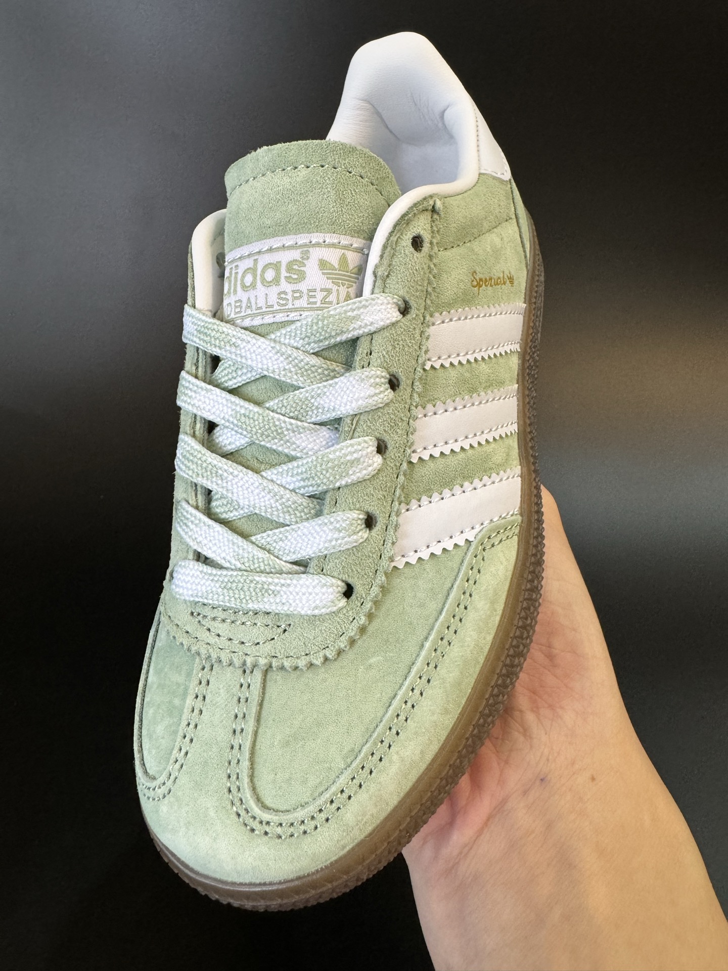 图片[3]-AD德训三代handball spezial儿童手球鞋休闲鞋 尺码：24-37码 超百搭的新款德训🆕 优质猪八革面料，质感满分💯 橡胶耐磨防滑大底，脚感超赞👍🏻 额外附赠一对鞋带扣，穿脱更加方便✌🏻-选品中心