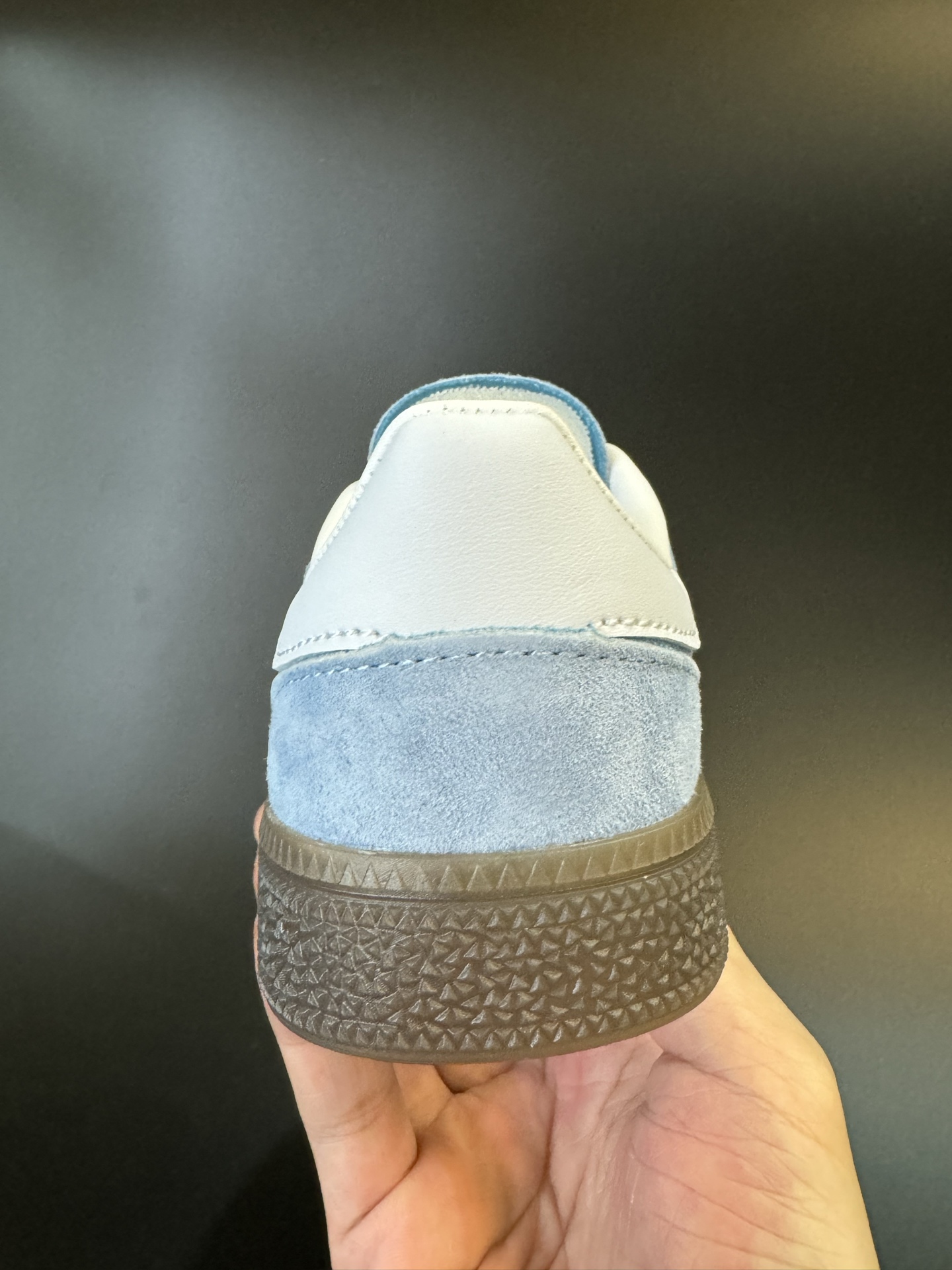 图片[6]-AD德训三代handball spezial儿童手球鞋休闲鞋 尺码：24-37码 超百搭的新款德训🆕 优质猪八革面料，质感满分💯 橡胶耐磨防滑大底，脚感超赞👍🏻 额外附赠一对鞋带扣，穿脱更加方便✌🏻-选品中心