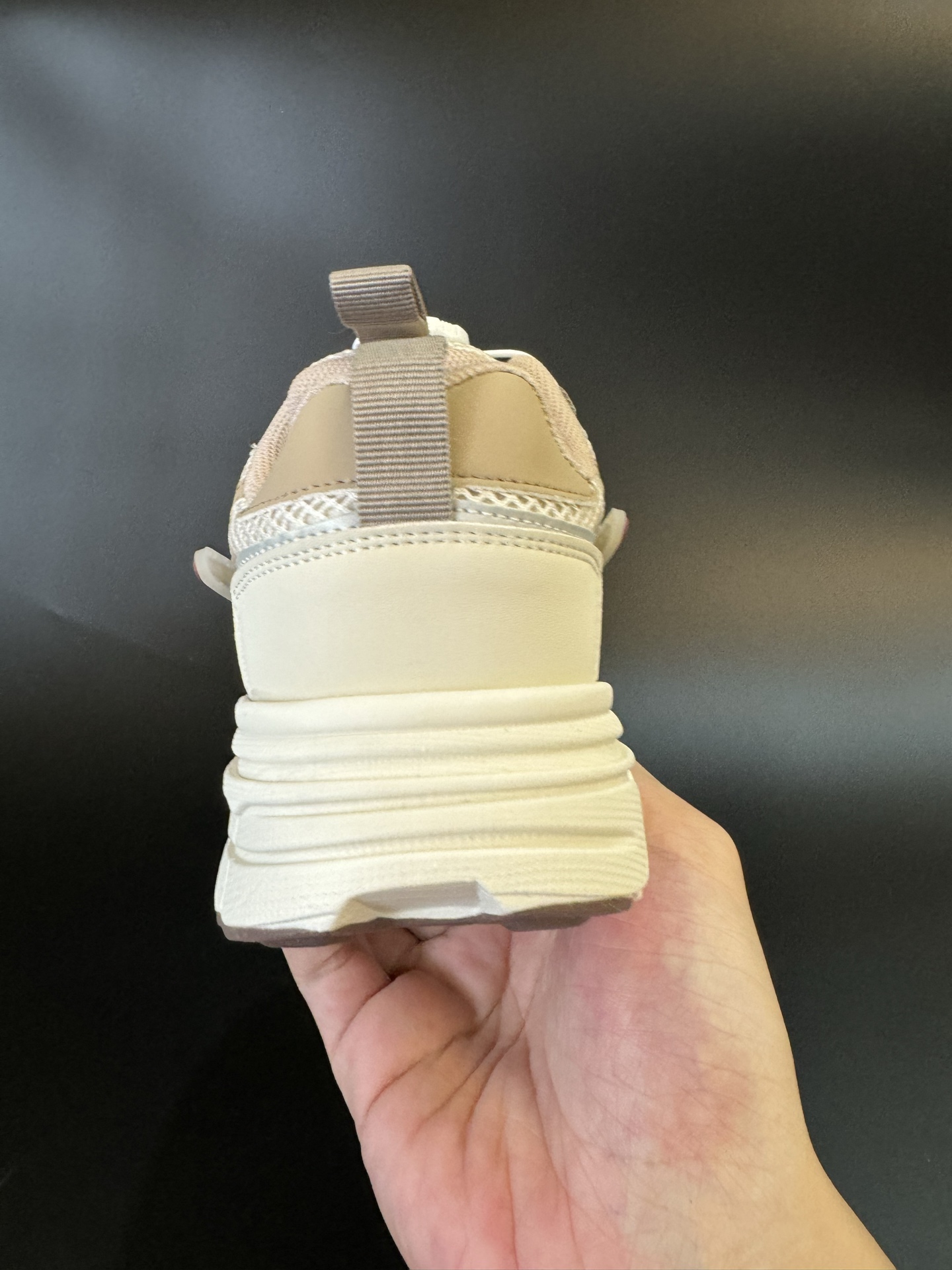 图片[5]-NIKE 耐克V2K RUN旋钮扣童鞋老爹鞋 宝妈们一定要给 宝儿们试试这款NK网面旋转纽扣运动鞋👇🏻免系带设计对小朋友太友好了😍橡胶鞋底防滑耐磨✅满足宝贝好动需求👏🏻家有幼儿园、小学生一定要入！巨好穿 尺码26-37-选品中心