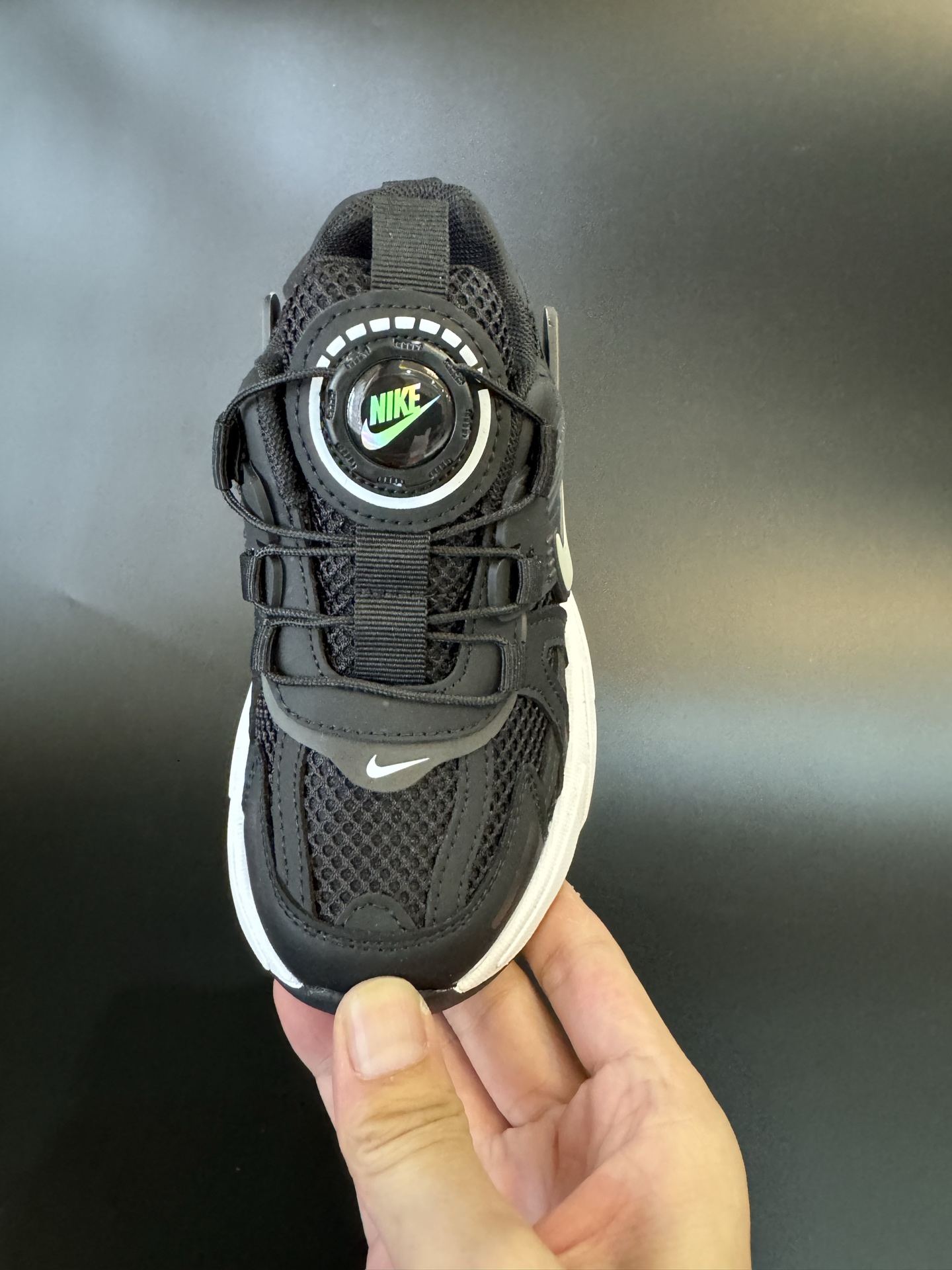 图片[6]-NIKE 耐克V2K RUN旋钮扣童鞋老爹鞋 宝妈们一定要给 宝儿们试试这款NK网面旋转纽扣运动鞋👇🏻免系带设计对小朋友太友好了😍橡胶鞋底防滑耐磨✅满足宝贝好动需求👏🏻家有幼儿园、小学生一定要入！巨好穿 尺码26-37-选品中心