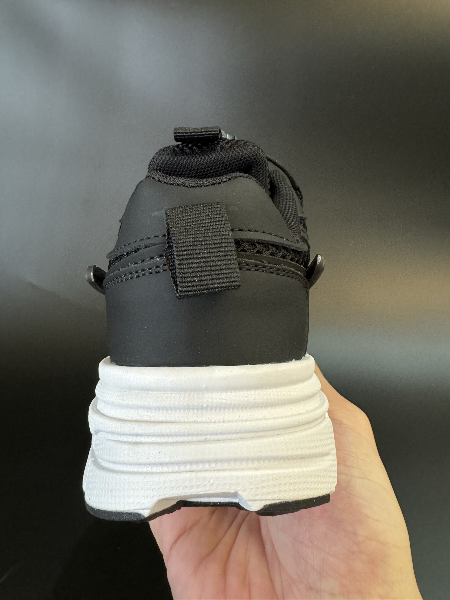 图片[7]-NIKE 耐克V2K RUN旋钮扣童鞋老爹鞋 宝妈们一定要给 宝儿们试试这款NK网面旋转纽扣运动鞋👇🏻免系带设计对小朋友太友好了😍橡胶鞋底防滑耐磨✅满足宝贝好动需求👏🏻家有幼儿园、小学生一定要入！巨好穿 尺码26-37-选品中心