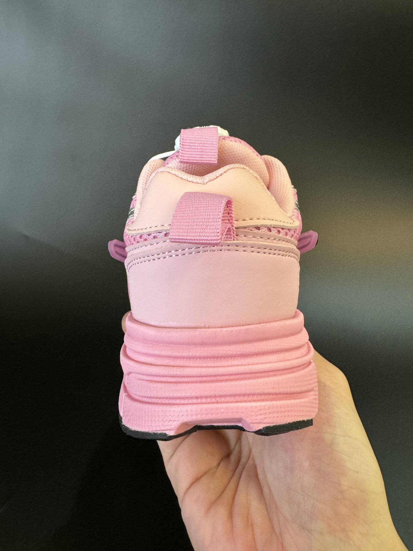 图片[7]-NIKE 耐克V2K RUN旋钮扣童鞋老爹鞋 宝妈们一定要给 宝儿们试试这款NK网面旋转纽扣运动鞋👇🏻免系带设计对小朋友太友好了😍橡胶鞋底防滑耐磨✅满足宝贝好动需求👏🏻家有幼儿园、小学生一定要入！巨好穿 尺码26-37-选品中心