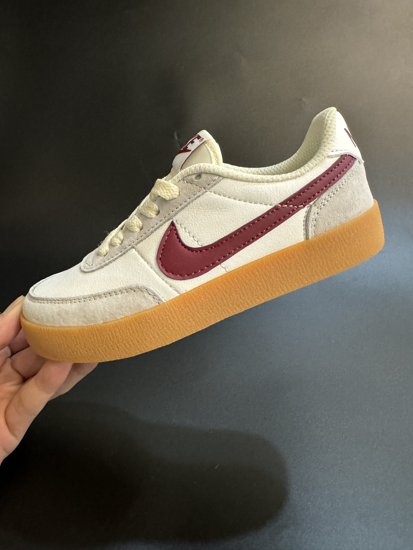 NO:338636,Nike Trail Blazers Children's Shoes Lace-up Sports Shoes This trendy Trail Blazers shoes that coexist with fashion and comfort, its wear-resistant soles and high-quality materials ensure that the small foot is always comfortable, suitable for all kinds of daily activities, making it a perfect choice for children's sneakers enthusiasts. Size 24-37, Nike series, sneakers,19860909耐克开拓者童鞋系带运动鞋板鞋 这款时尚与舒适并存的开拓者潮流鞋,其耐磨鞋底和优质材料确保小脚始终舒适,适合各种日常活动,使其成为儿童运动鞋爱好者的完美选择. 尺码24-37,耐克系列,sneakers,,Children's