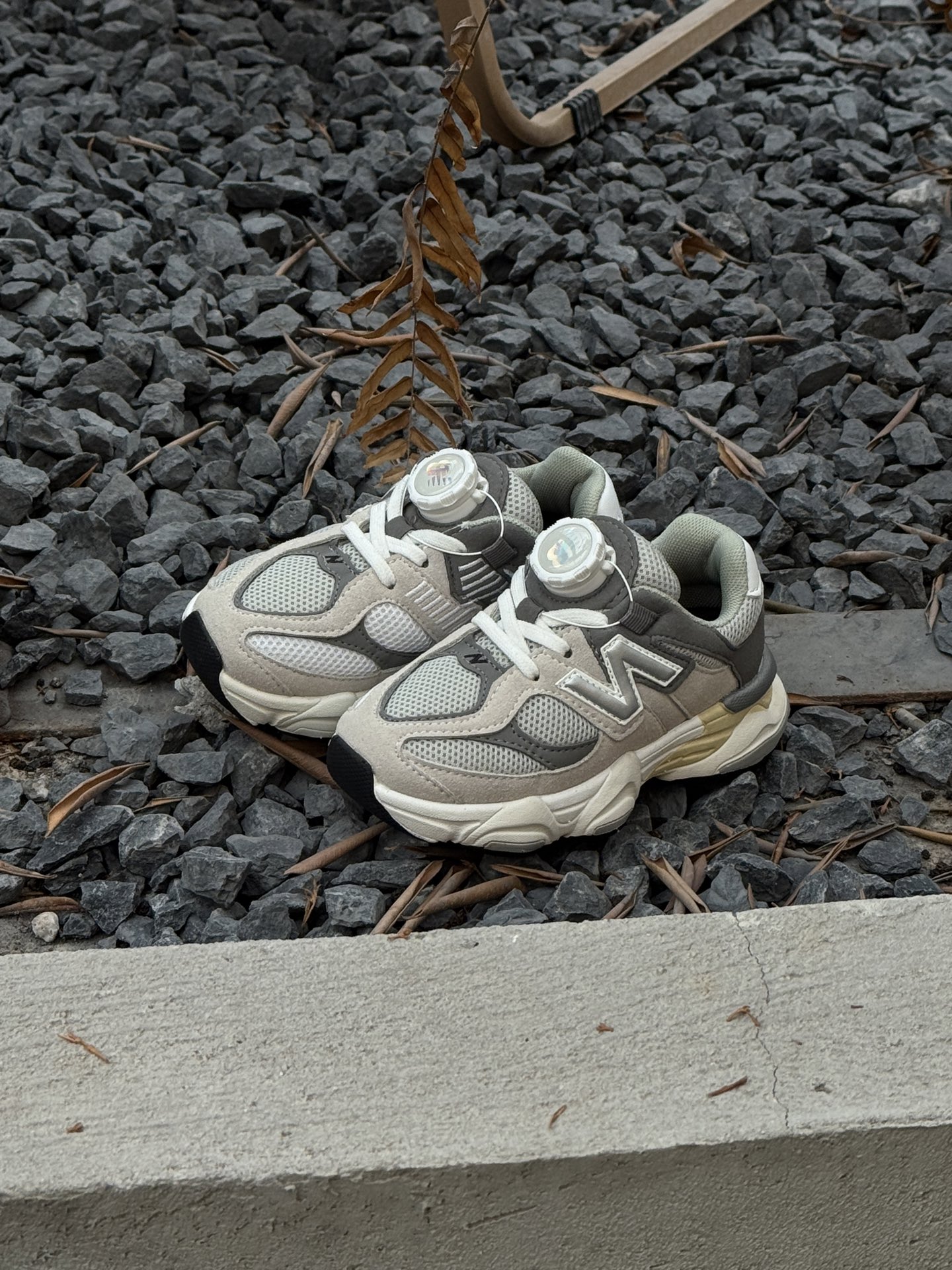 图片[8]-NB 9060旋钮扣儿童老爹鞋运动鞋跑步鞋24-37码 经典NB9060旋钮扣老爹款🆕旋钮扣扣设计，穿脱方便✌🏻老爹款式设计，百搭又时髦✨-选品中心