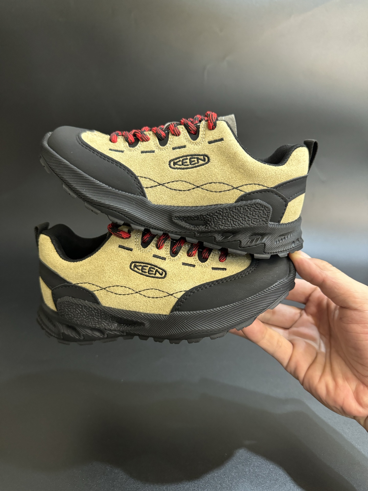 图片[9]-KEEN 联名款儿童鞋户外徒步登山运动鞋童鞋 户外登山运动 萌宝必备童鞋🔥 优质麂皮面料，防水材质✌🏻 橡胶耐磨防滑大底，脚感超赞👍🏻 丑萌丑萌的超可爱😍 尺码：26-37-选品中心