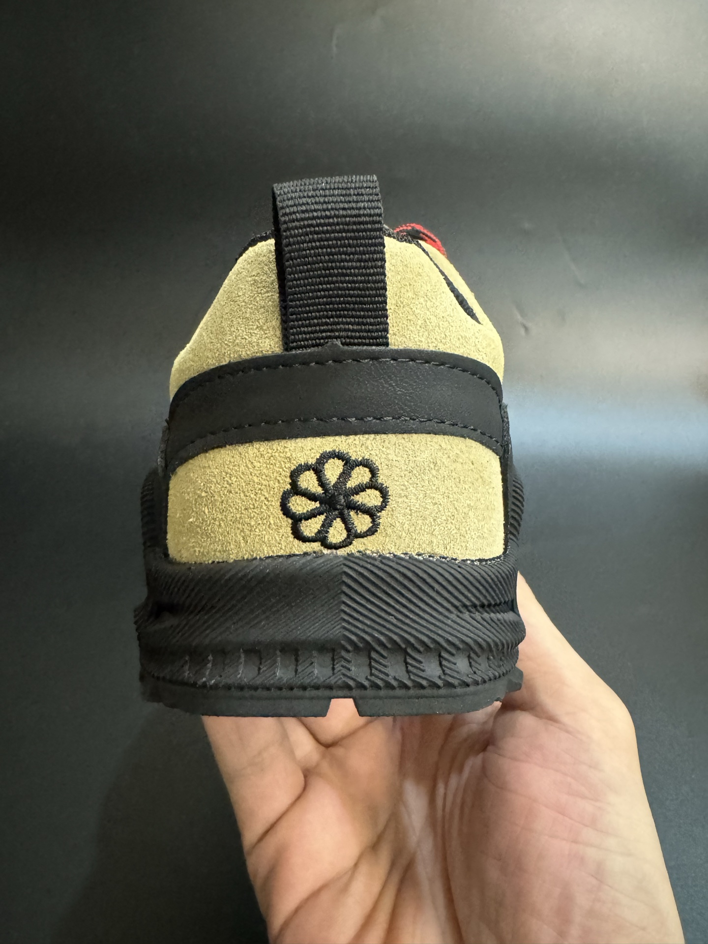 图片[7]-KEEN 联名款儿童鞋户外徒步登山运动鞋童鞋 户外登山运动 萌宝必备童鞋🔥 优质麂皮面料，防水材质✌🏻 橡胶耐磨防滑大底，脚感超赞👍🏻 丑萌丑萌的超可爱😍 尺码：26-37-选品中心