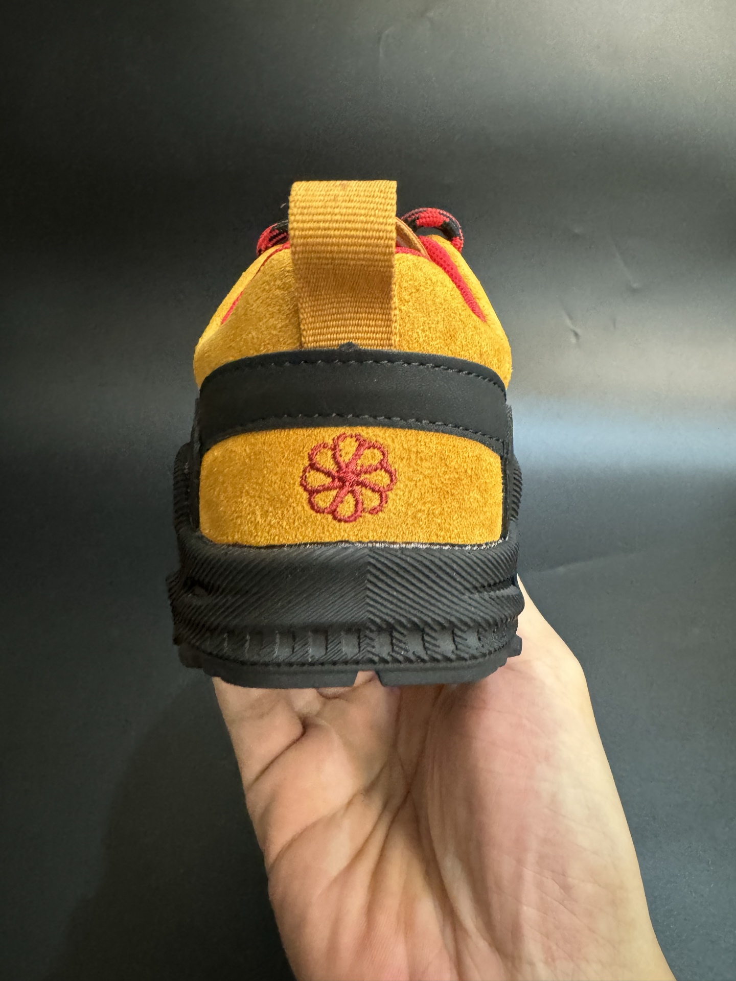 图片[7]-KEEN 联名款儿童鞋户外徒步登山运动鞋童鞋 户外登山运动 萌宝必备童鞋🔥 优质麂皮面料，防水材质✌🏻 橡胶耐磨防滑大底，脚感超赞👍🏻 丑萌丑萌的超可爱😍 尺码：26-37-选品中心