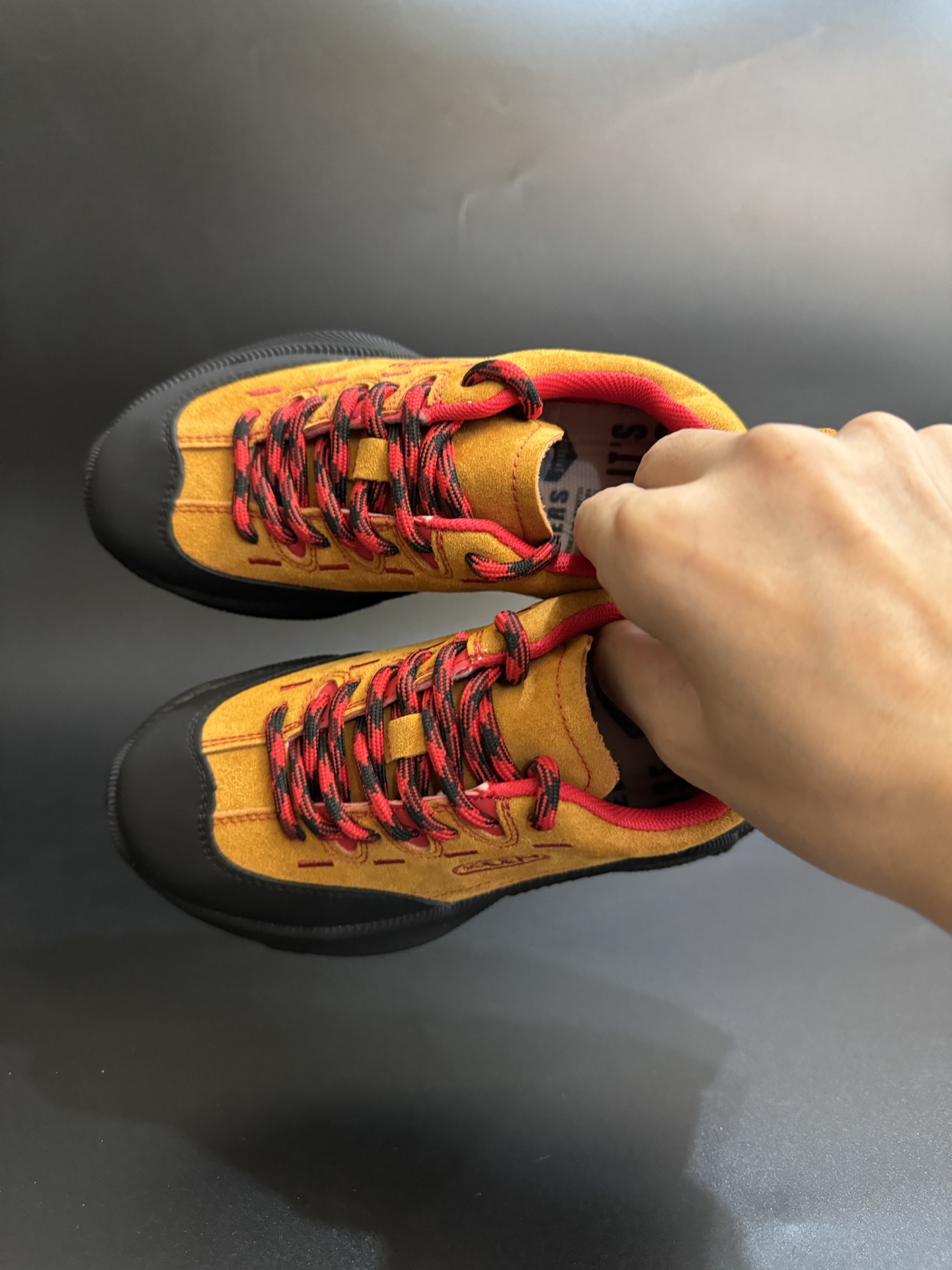 图片[2]-KEEN 联名款儿童鞋户外徒步登山运动鞋童鞋 户外登山运动 萌宝必备童鞋🔥 优质麂皮面料，防水材质✌🏻 橡胶耐磨防滑大底，脚感超赞👍🏻 丑萌丑萌的超可爱😍 尺码：26-37-选品中心