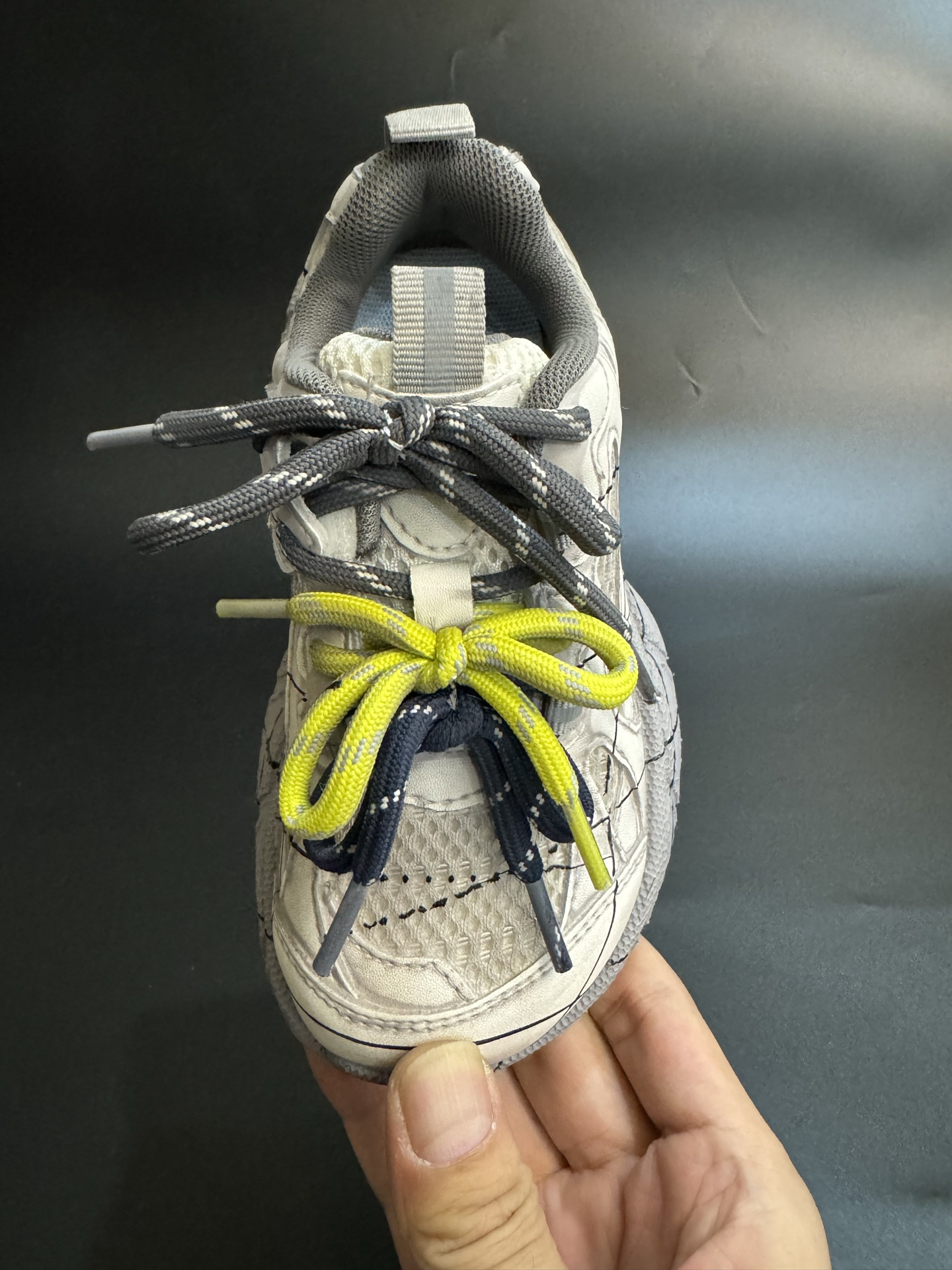 图片[6]-巴黎世家涂鸦版魔术贴老爹鞋儿童鞋厚底男女童鞋运动鞋26-37码. 魔术贴设计，穿脱也超方便✌🏻.. 涂鸦设计，透气舒适☁️.-选品中心