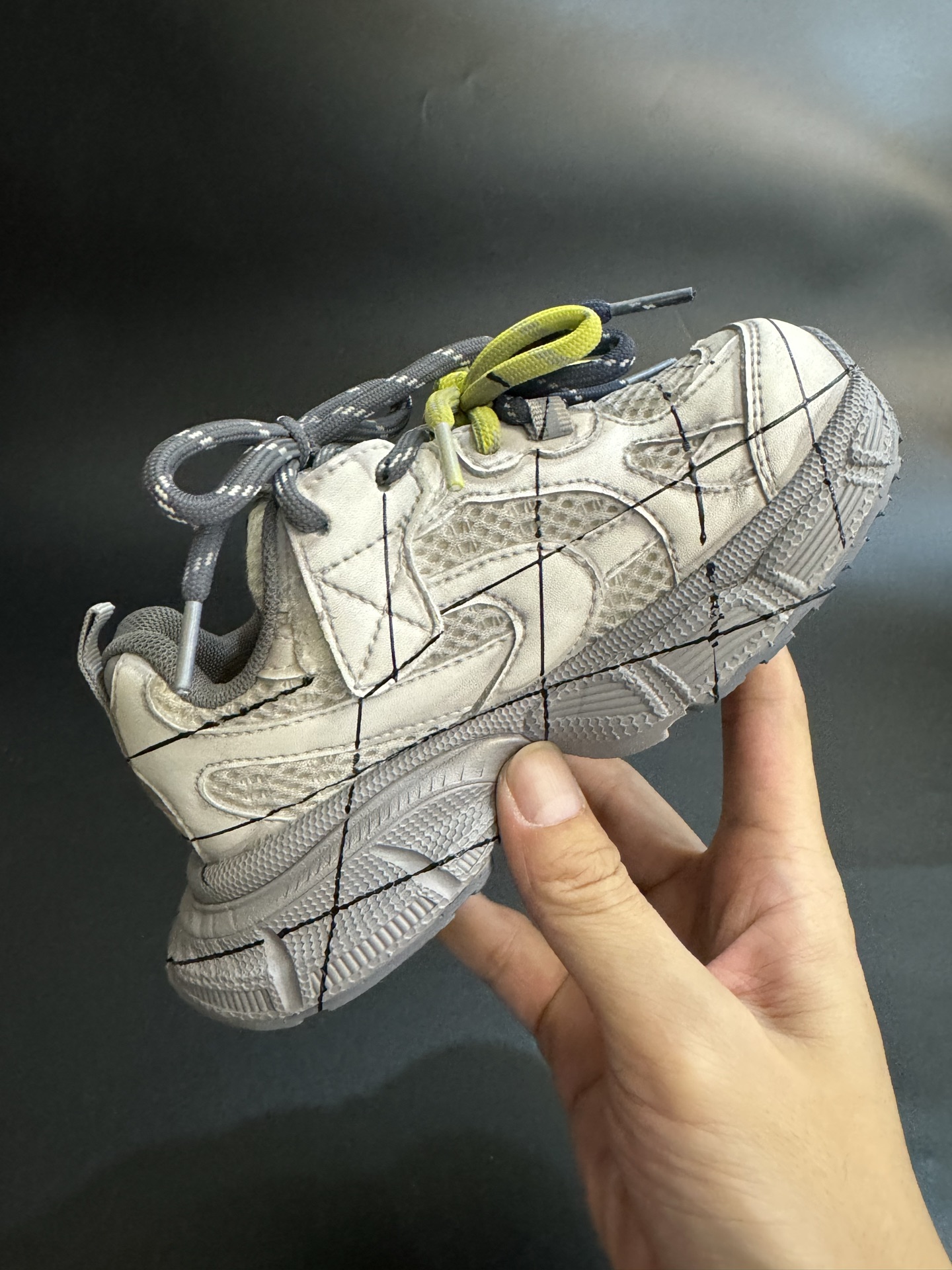 图片[5]-巴黎世家涂鸦版魔术贴老爹鞋儿童鞋厚底男女童鞋运动鞋26-37码. 魔术贴设计，穿脱也超方便✌🏻.. 涂鸦设计，透气舒适☁️.-选品中心