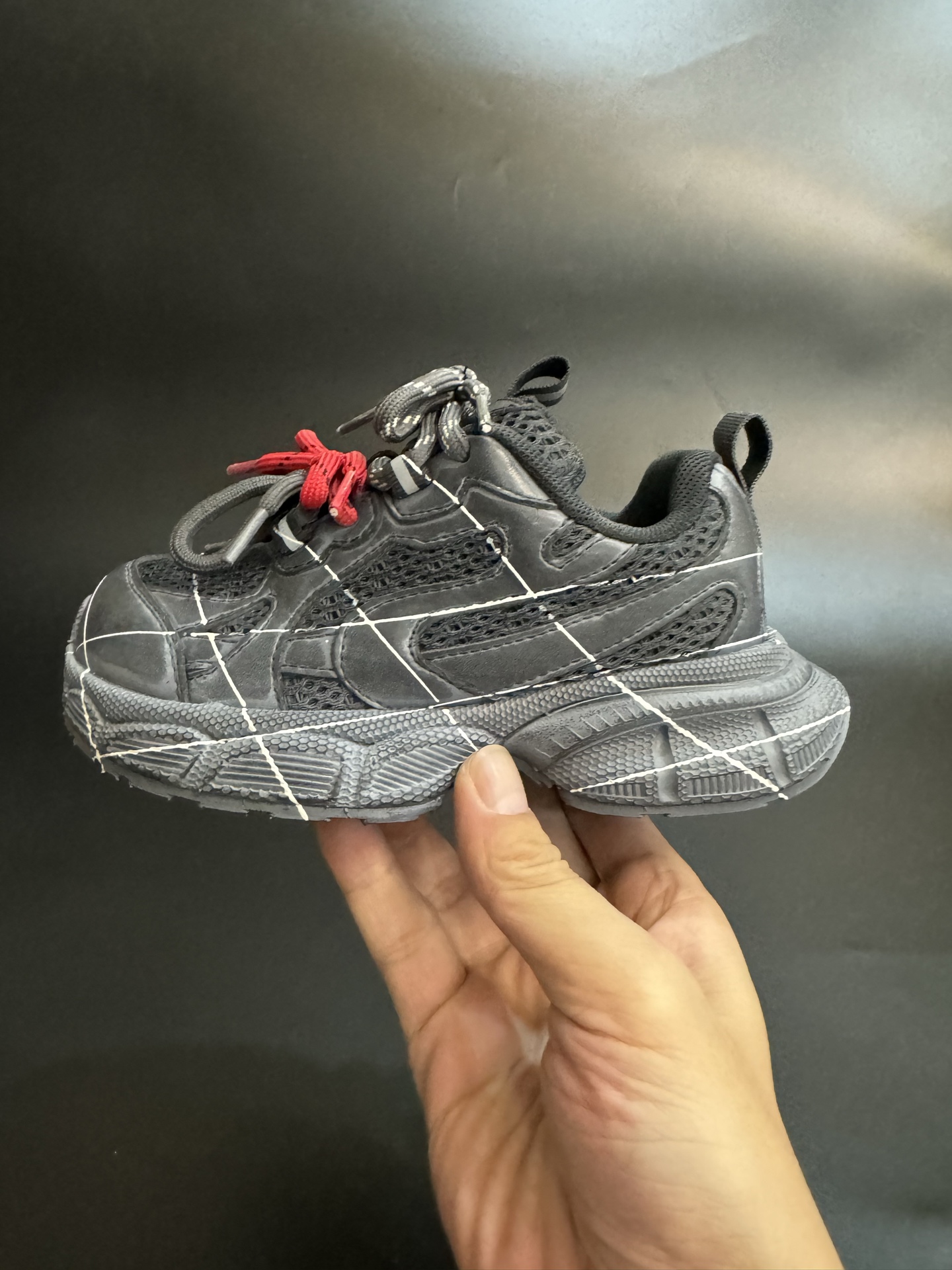 图片[3]-巴黎世家涂鸦版魔术贴老爹鞋儿童鞋厚底男女童鞋运动鞋26-37码. 魔术贴设计，穿脱也超方便✌🏻.. 涂鸦设计，透气舒适☁️.-选品中心