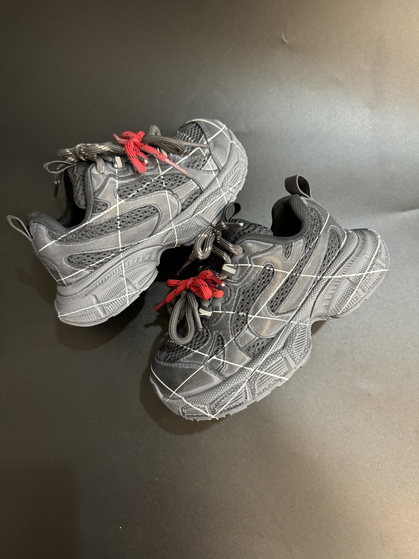 图片[8]-巴黎世家涂鸦版魔术贴老爹鞋儿童鞋厚底男女童鞋运动鞋26-37码. 魔术贴设计，穿脱也超方便✌🏻.. 涂鸦设计，透气舒适☁️.-选品中心