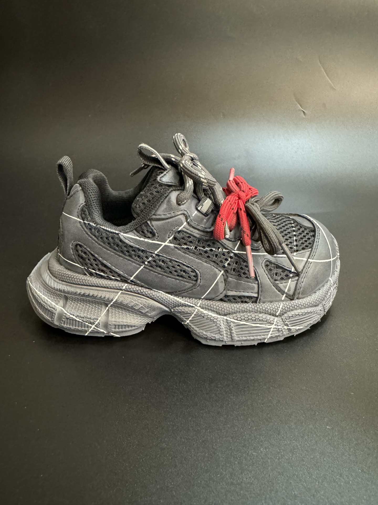 NO:339561,Balenciaga graffiti version Velcro dad shoes children's shoes thick sole boys and girls' shoes sneakers SIZE26-37. Velcro design, super easy to put on and take off... Graffiti design, breathable and comfortable. Rubber wear-resistant and non-slip sole, easy to deal with various terrain environments [Hey Ha], Balenciaga, balenciaga, sneakers,19860909巴黎世家涂鸦版魔术贴老爹鞋儿童鞋厚底男女童鞋运动鞋 SIZE26-37码. 魔术贴设计,穿脱也超方便.. 涂鸦设计,透气舒适. 橡胶耐磨防滑大底,轻松应对各种地形环境[嘿哈],巴黎世家,balenciaga,sneakers,,Children's