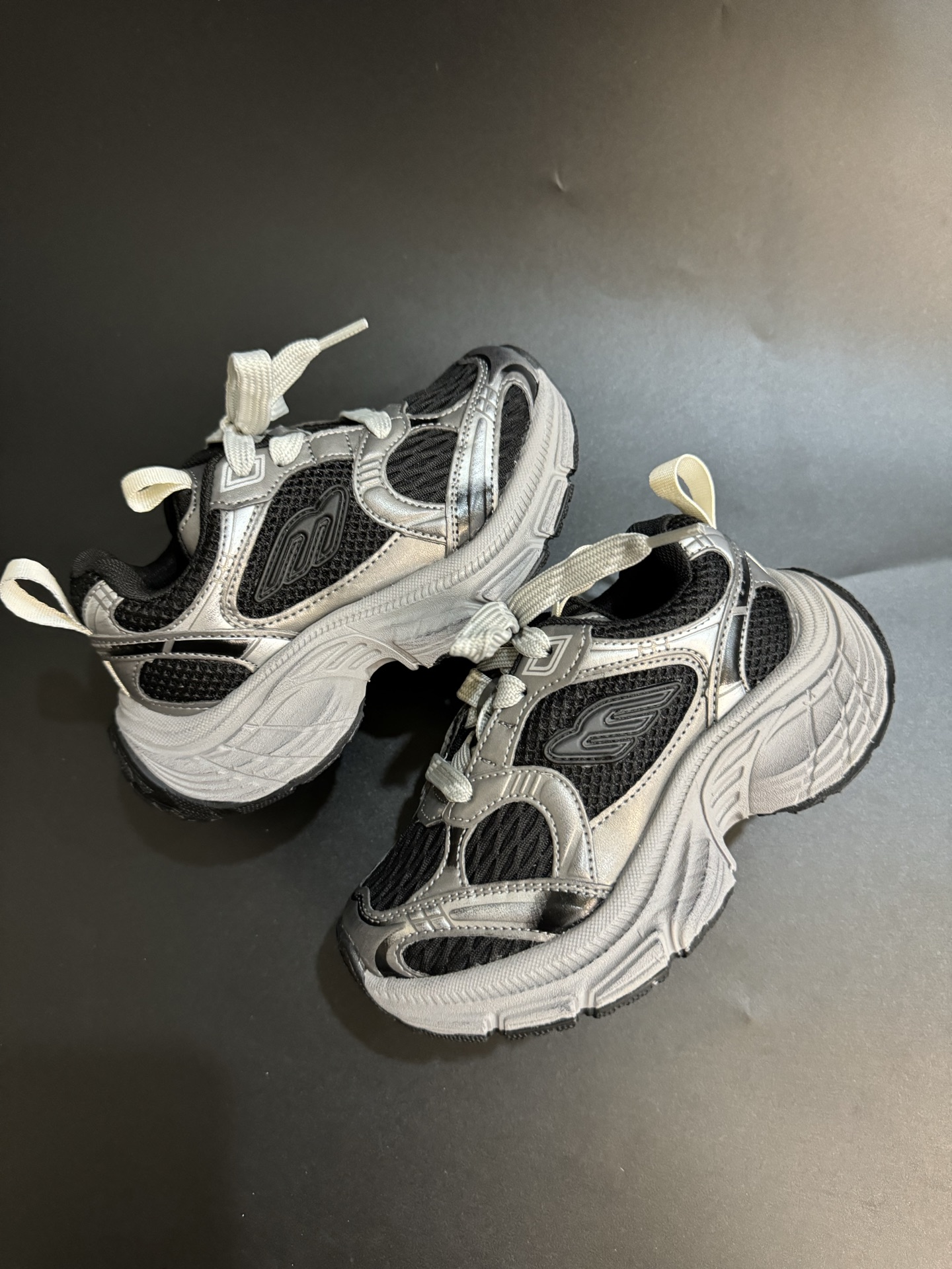 图片[8]-巴黎10代儿童魔术贴老爹鞋轻便厚底时尚运动童鞋26-37码 经典巴黎世家老爹鞋🆕双网面设计，透气又舒适☁️.魔术贴设计，穿脱方便✌🏻.-选品中心