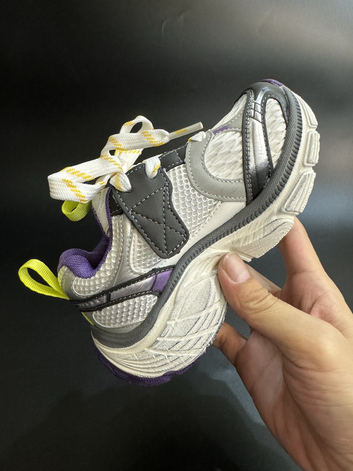 图片[5]-巴黎10代儿童魔术贴老爹鞋轻便厚底时尚运动童鞋26-37码 经典巴黎世家老爹鞋🆕双网面设计，透气又舒适☁️.魔术贴设计，穿脱方便✌🏻.-选品中心