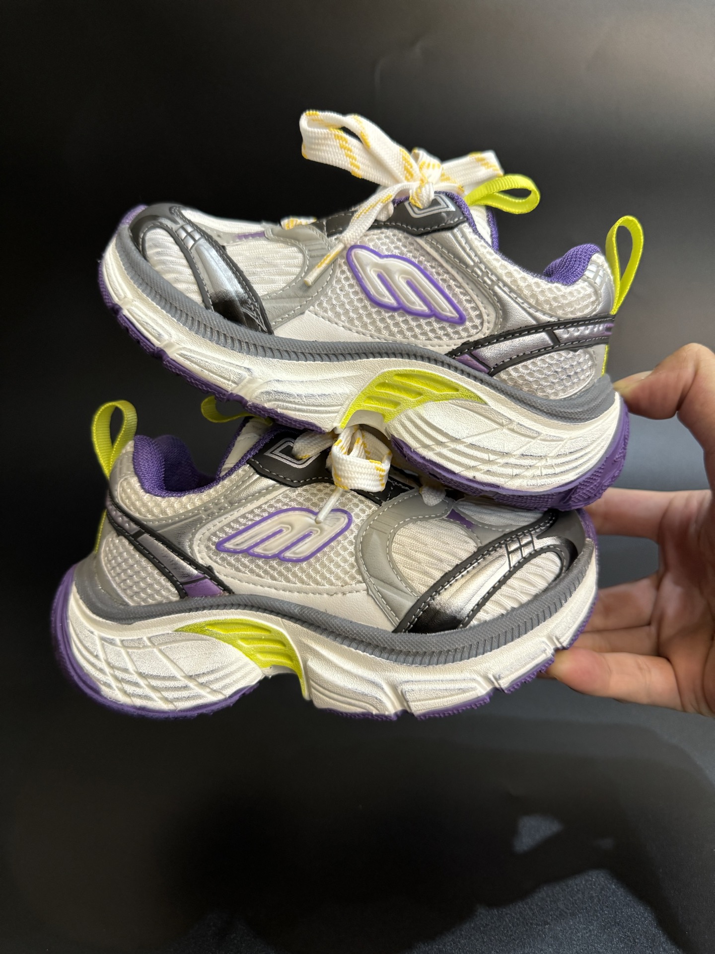 图片[9]-巴黎10代儿童魔术贴老爹鞋轻便厚底时尚运动童鞋26-37码 经典巴黎世家老爹鞋🆕双网面设计，透气又舒适☁️.魔术贴设计，穿脱方便✌🏻.-选品中心