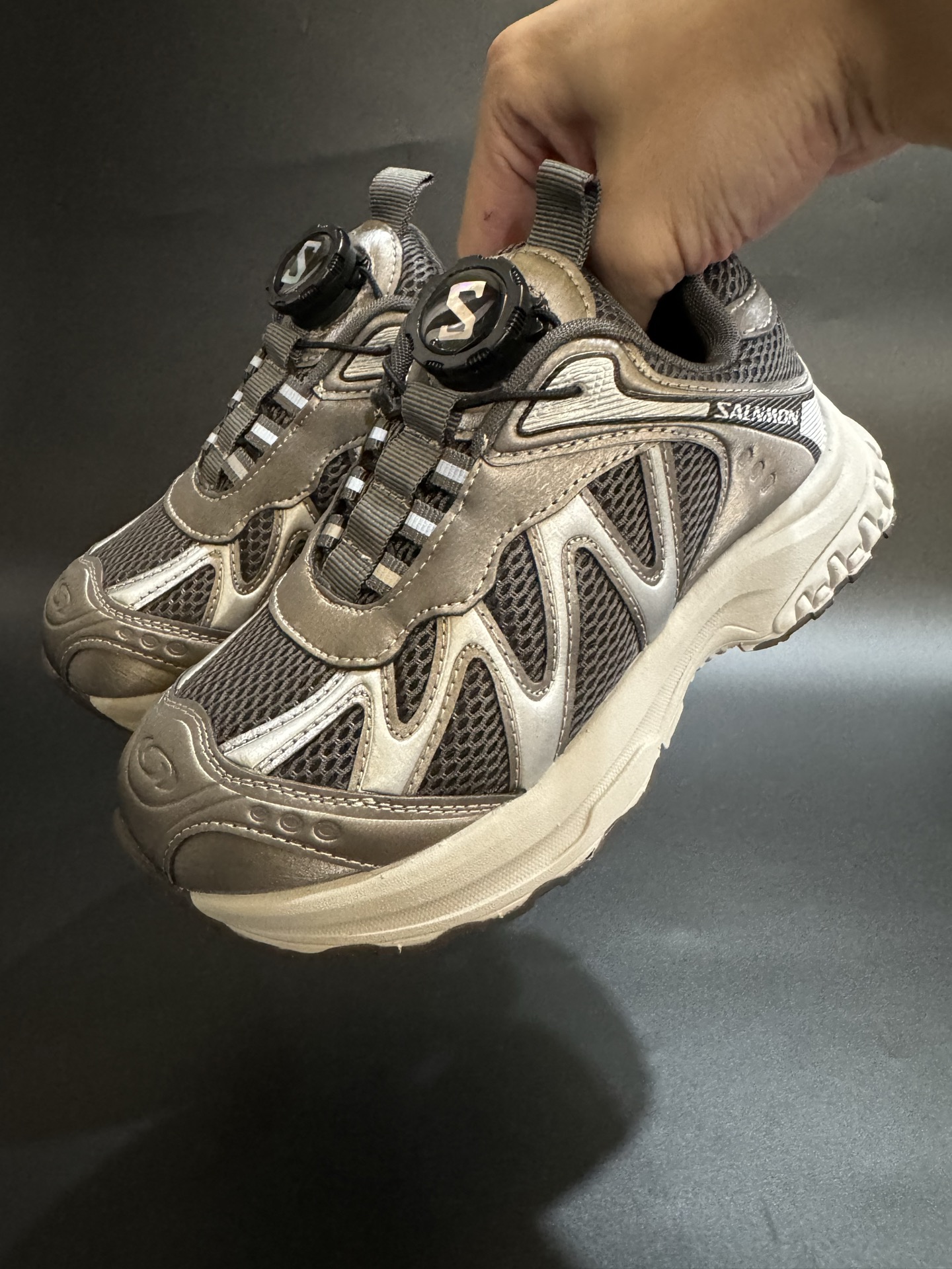 图片[8]-萨络蒙XT-WHISPER旋钮扣童鞋26-37 白敬亭同款网红款儿童休闲户外越野机能运动跑步鞋 实际脚长加1–1.5CM后选内长-选品中心