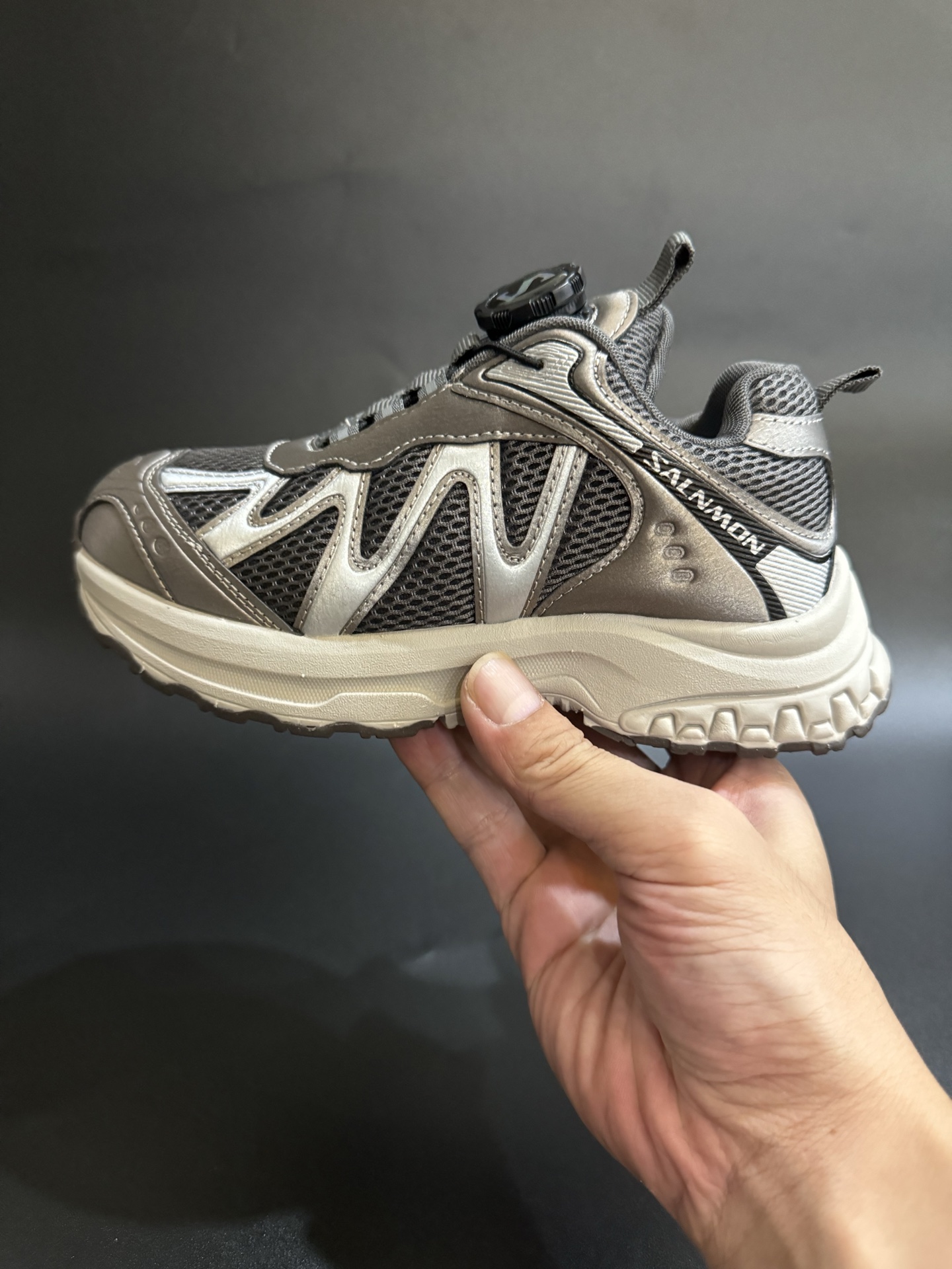 图片[3]-萨络蒙XT-WHISPER旋钮扣童鞋26-37 白敬亭同款网红款儿童休闲户外越野机能运动跑步鞋 实际脚长加1–1.5CM后选内长-选品中心