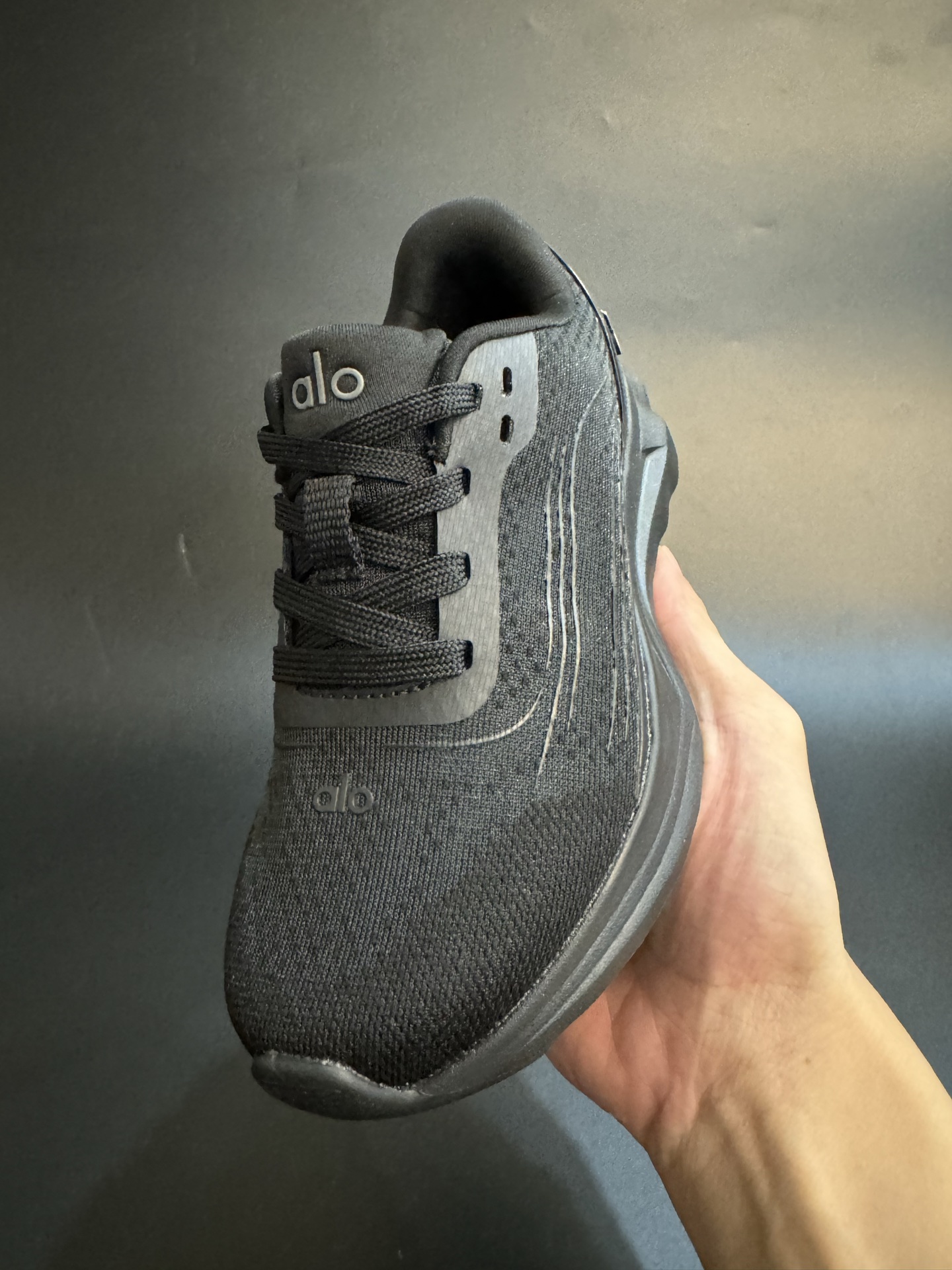 图片[4]-alo yoga Alo Runner 舒适柔软透气童鞋儿童运动鞋跑步鞋 尺码25–35 透气性鞋面 舒适不闷脚☁️ 耐磨防滑轻便大底，脚感超赞👍🏻-选品中心