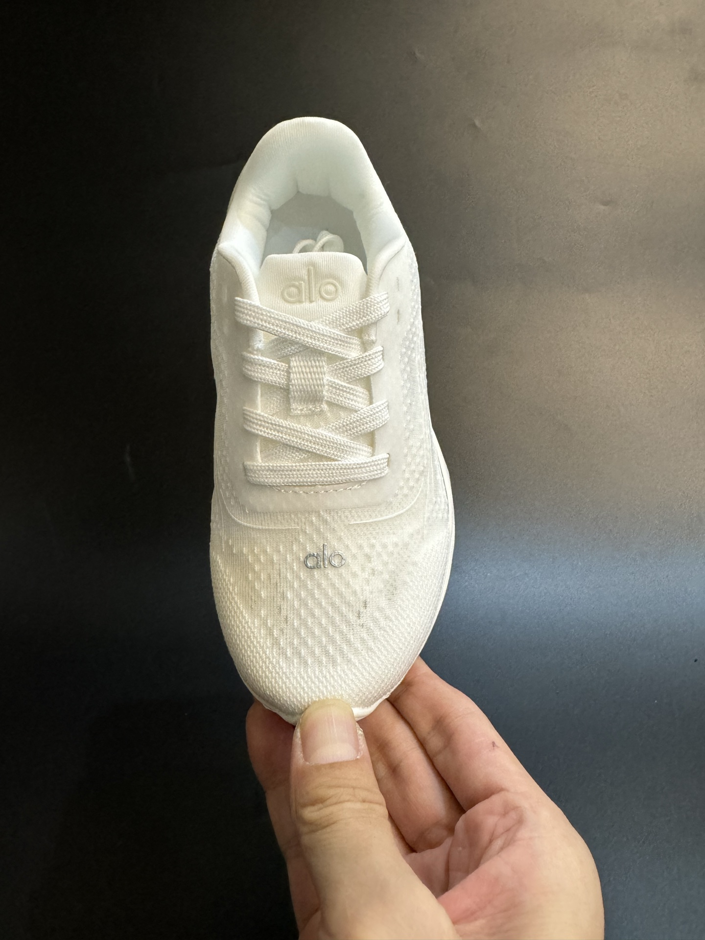 图片[7]-alo yoga Alo Runner 舒适柔软透气童鞋儿童运动鞋跑步鞋 尺码25–35 透气性鞋面 舒适不闷脚☁️ 耐磨防滑轻便大底，脚感超赞👍🏻-选品中心