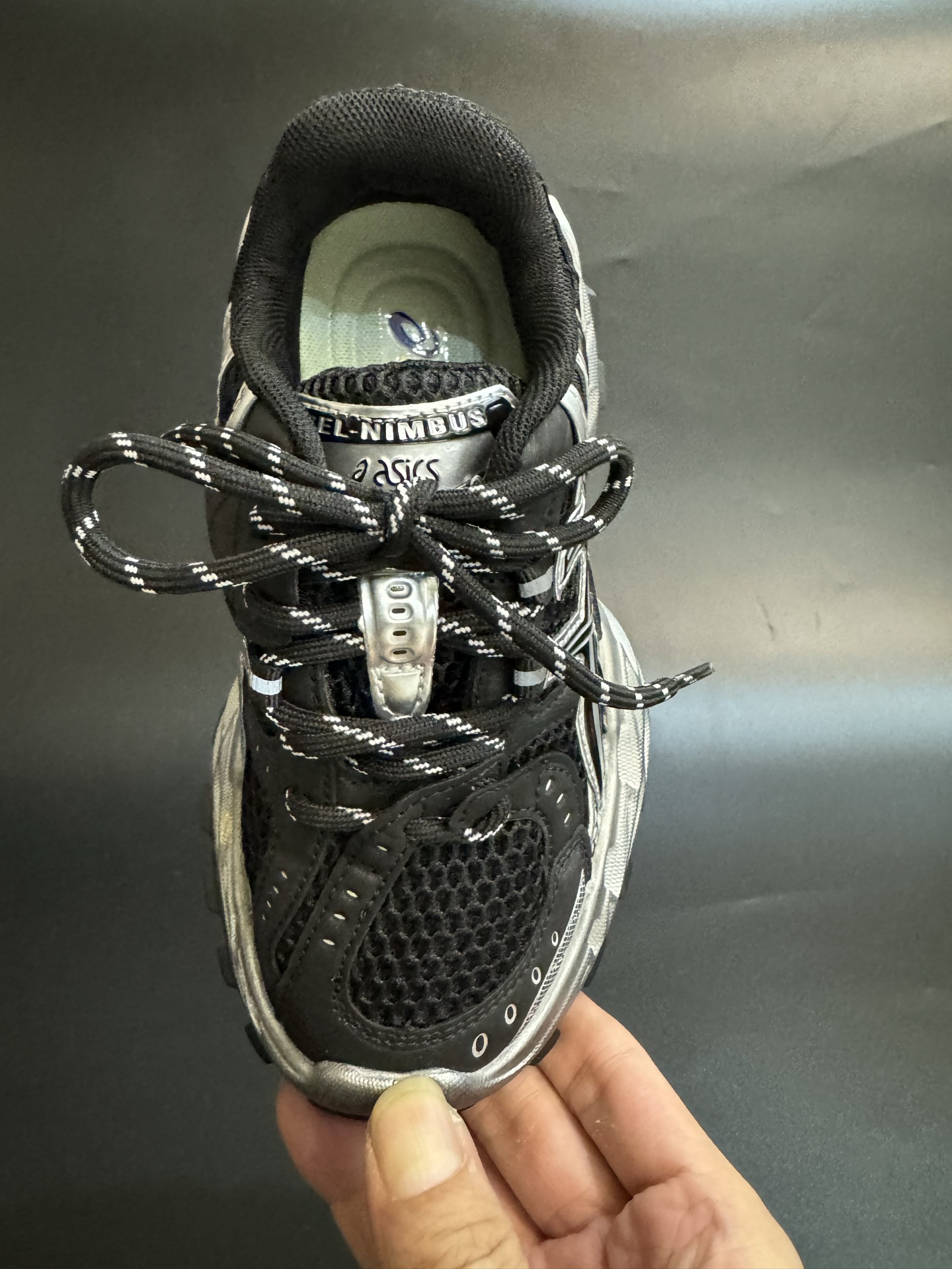 图片[6]-ASICS/亚瑟士 儿童老爹鞋厚底户外越野休闲运动跑步鞋。#透气网眼鞋面搭配合成革材质#采用全新AHAR+橡胶材质, 尺码26-37 透气性鞋面 舒适不闷脚☁️ 耐磨防滑轻便大底，脚感超赞👍🏻-选品中心