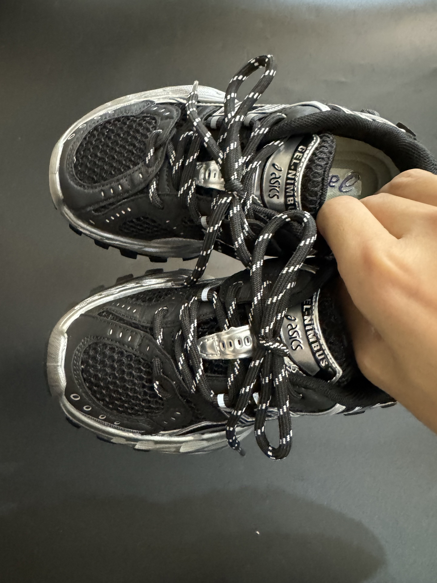 图片[2]-ASICS/亚瑟士 儿童老爹鞋厚底户外越野休闲运动跑步鞋。#透气网眼鞋面搭配合成革材质#采用全新AHAR+橡胶材质, 尺码26-37 透气性鞋面 舒适不闷脚☁️ 耐磨防滑轻便大底，脚感超赞👍🏻-选品中心