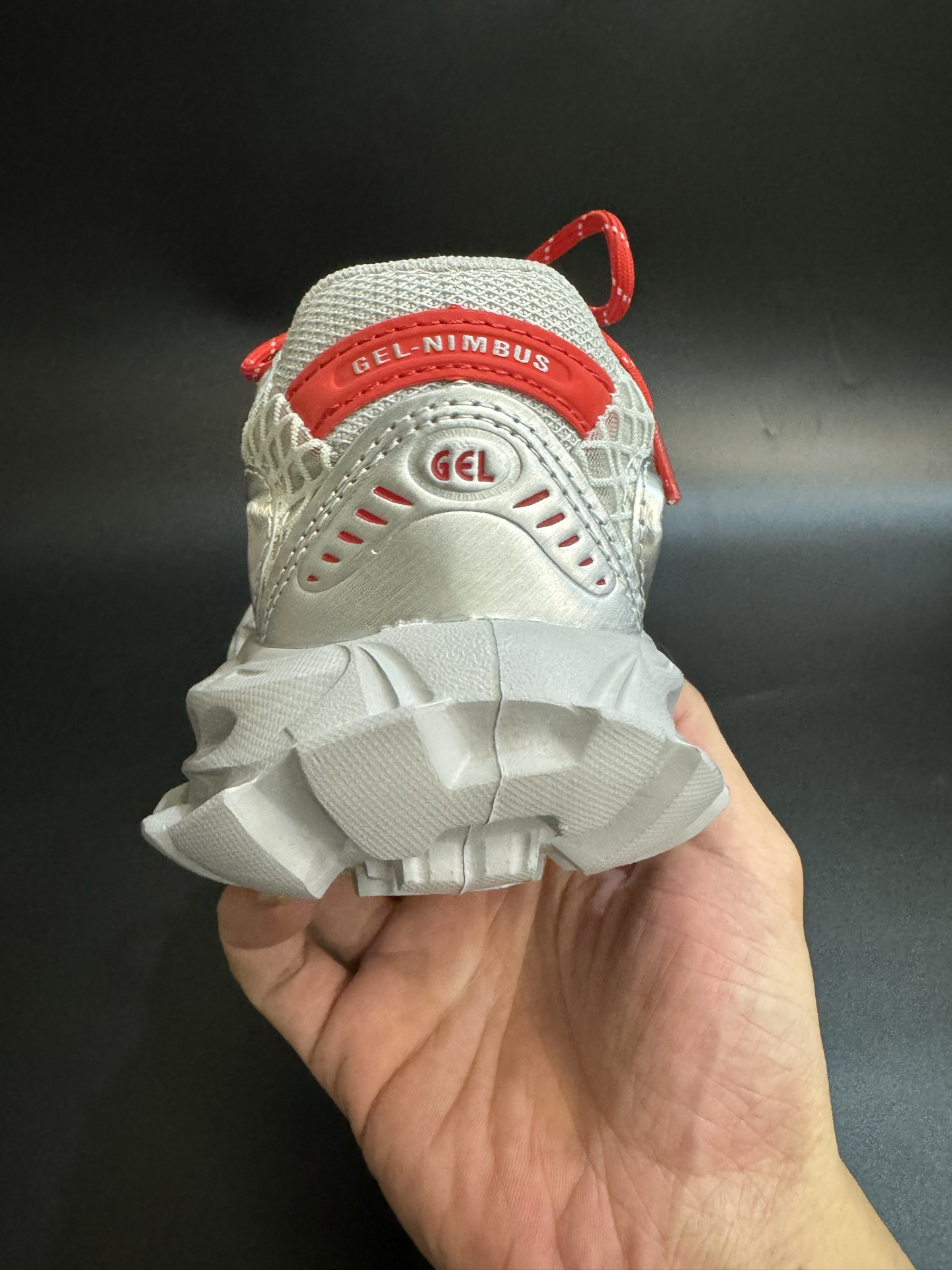 图片[7]-ASICS/亚瑟士 儿童老爹鞋厚底户外越野休闲运动跑步鞋。#透气网眼鞋面搭配合成革材质#采用全新AHAR+橡胶材质, 尺码26-37 透气性鞋面 舒适不闷脚☁️ 耐磨防滑轻便大底，脚感超赞👍🏻-选品中心