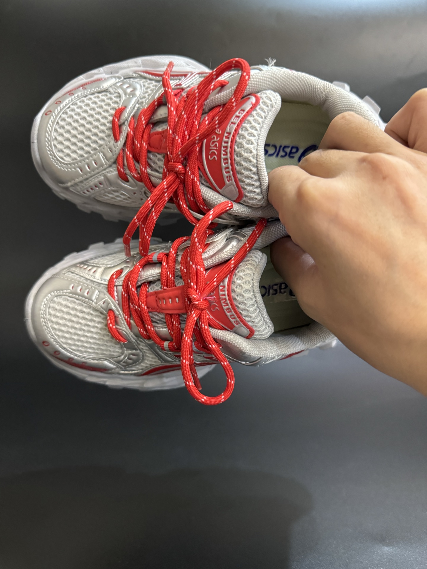 图片[2]-ASICS/亚瑟士 儿童老爹鞋厚底户外越野休闲运动跑步鞋。#透气网眼鞋面搭配合成革材质#采用全新AHAR+橡胶材质, 尺码26-37 透气性鞋面 舒适不闷脚☁️ 耐磨防滑轻便大底，脚感超赞👍🏻-选品中心