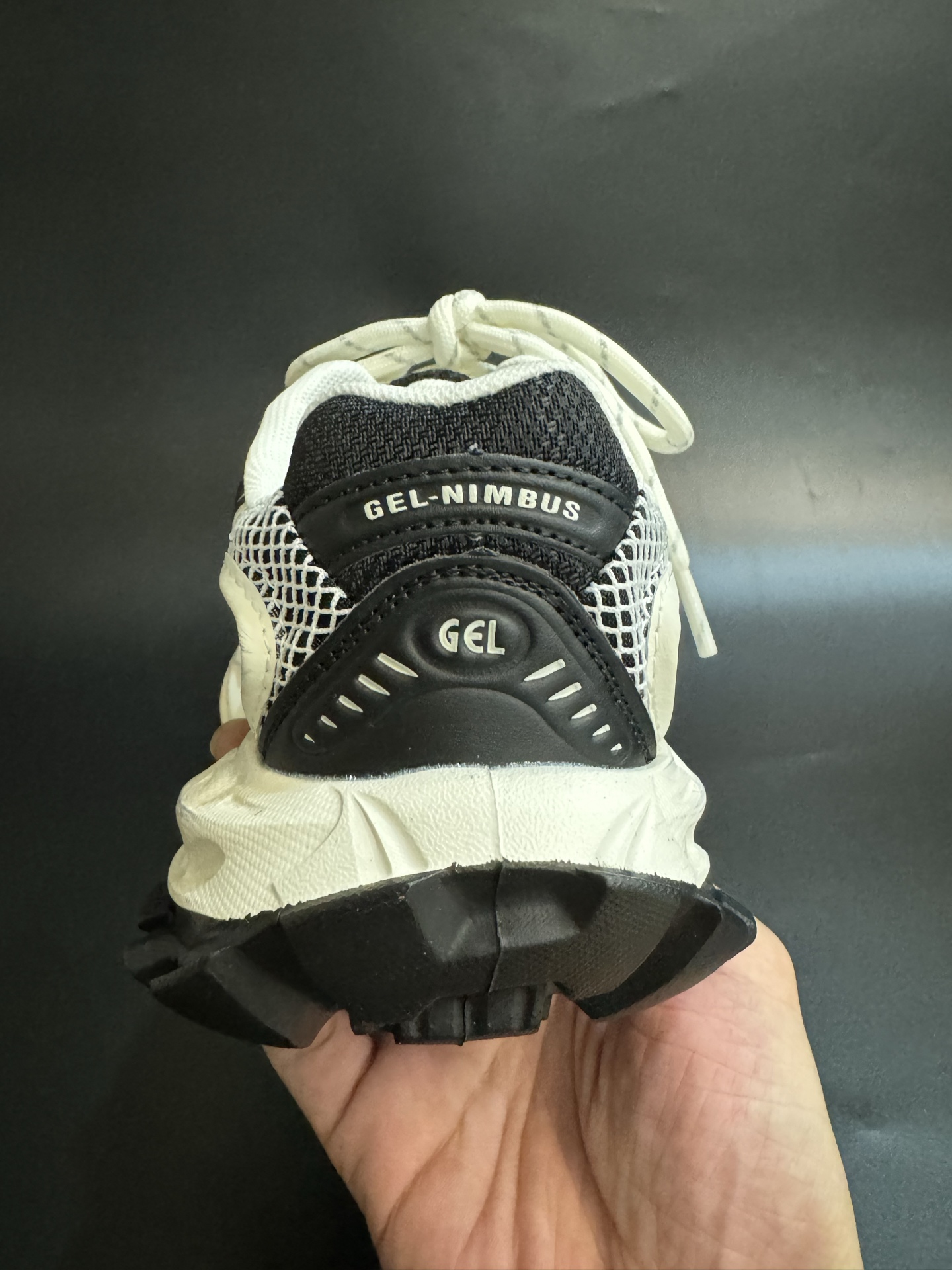 图片[7]-ASICS/亚瑟士 儿童老爹鞋厚底户外越野休闲运动跑步鞋。#透气网眼鞋面搭配合成革材质#采用全新AHAR+橡胶材质, 尺码26-37 透气性鞋面 舒适不闷脚☁️ 耐磨防滑轻便大底，脚感超赞👍🏻-选品中心