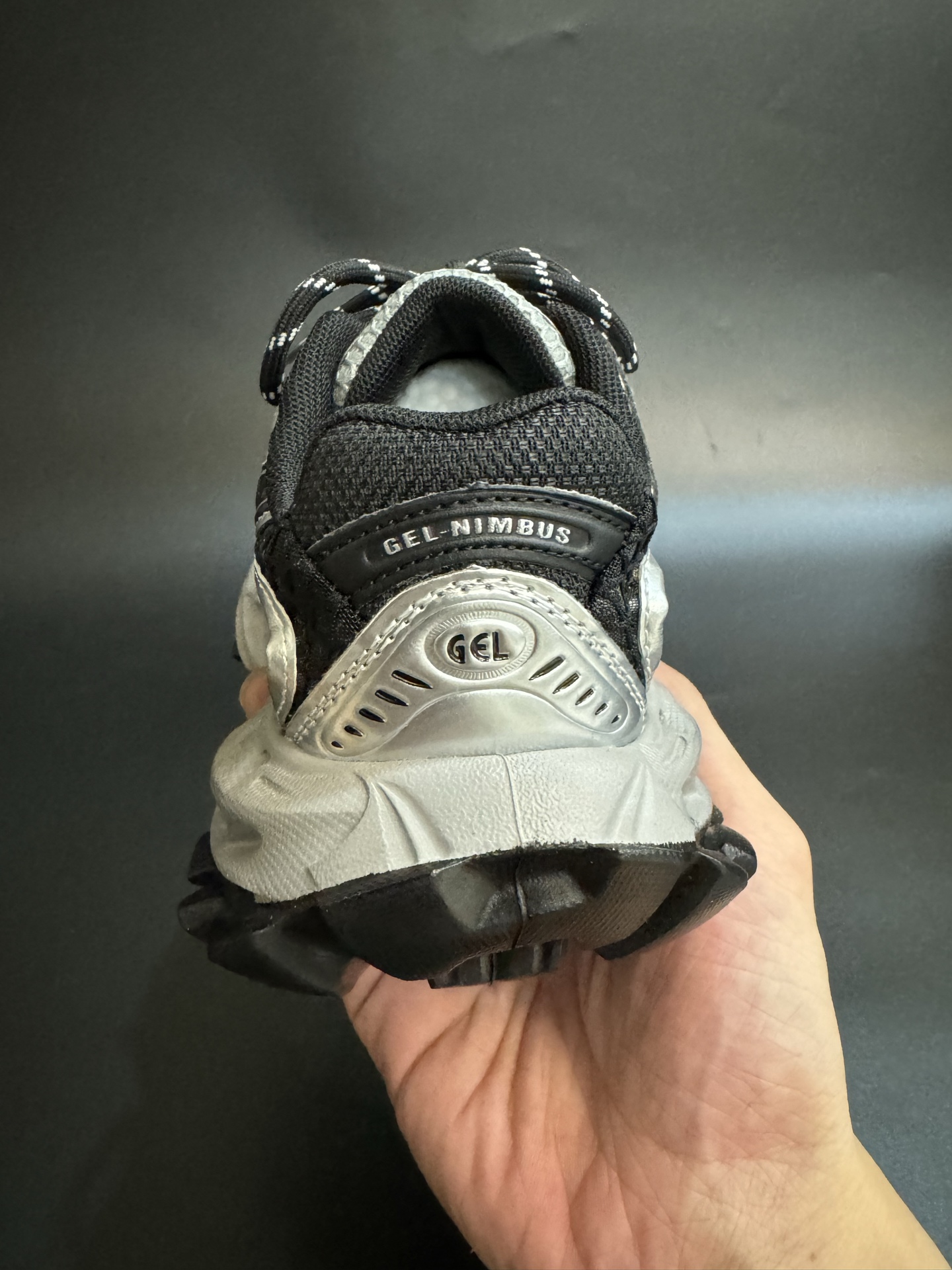 图片[7]-ASICS/亚瑟士 儿童老爹鞋厚底户外越野休闲运动跑步鞋。#透气网眼鞋面搭配合成革材质#采用全新AHAR+橡胶材质, 尺码26-37 透气性鞋面 舒适不闷脚☁️ 耐磨防滑轻便大底，脚感超赞👍🏻-选品中心