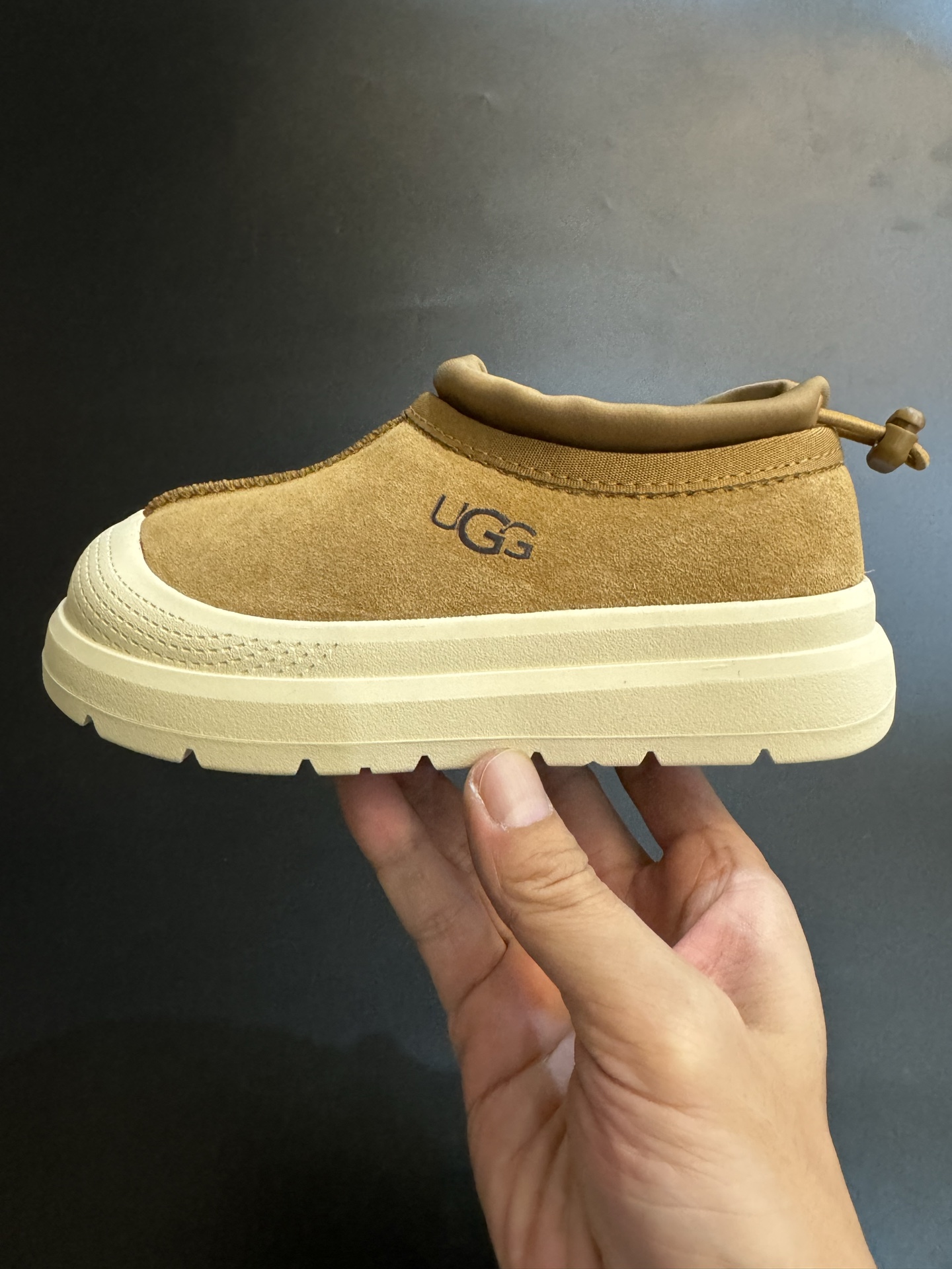 图片[3]-UGG王一博同款羊毛一体儿童低帮雪地靴 尺码：25-35码 经典UGG明星款式❤️ 低帮款式设计，保暖防风☁️ 羊毛一体系列，质感满满💯 橡胶耐磨防滑大底，脚感超赞👍🏻-选品中心