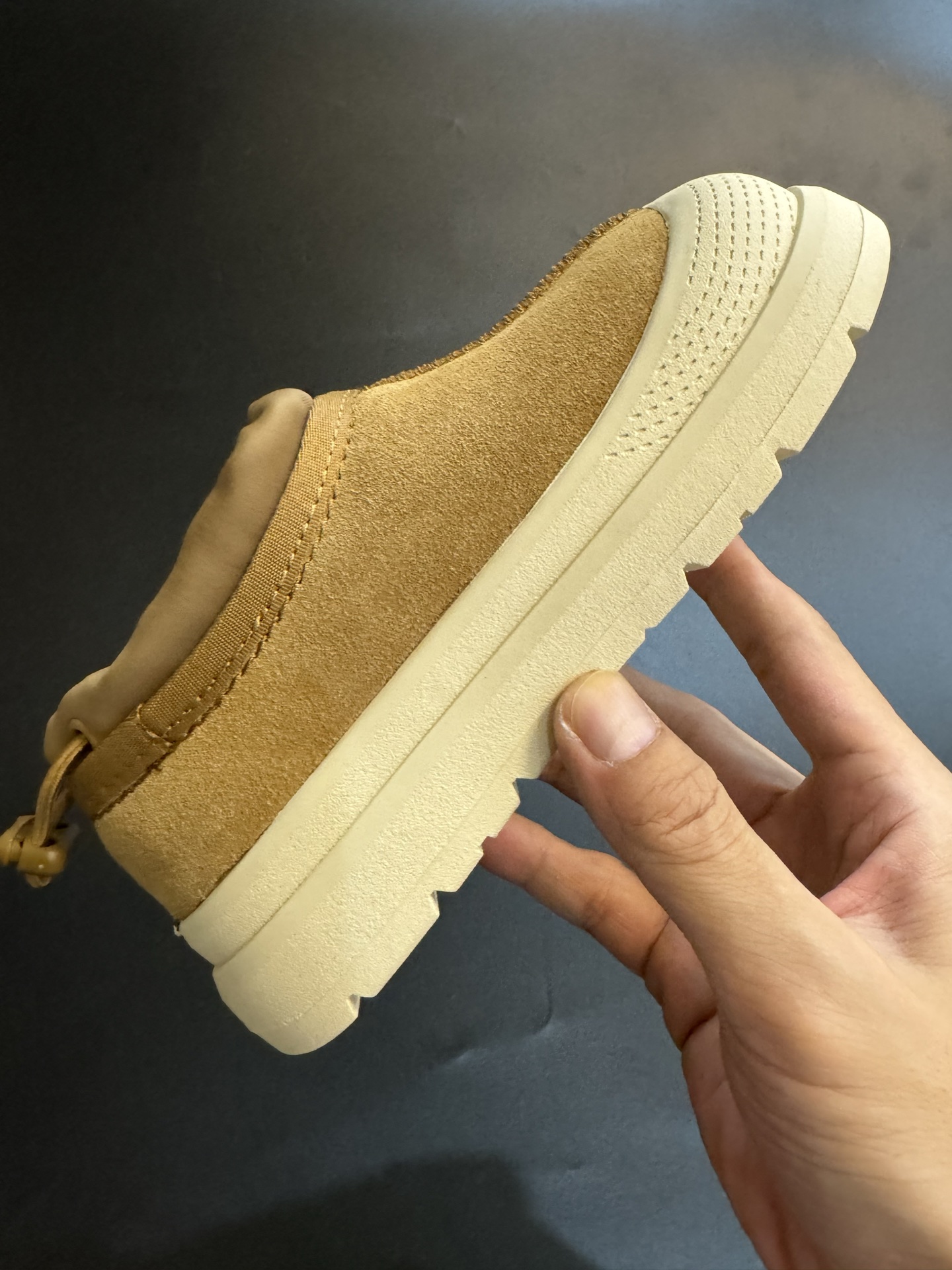 图片[6]-UGG王一博同款羊毛一体儿童低帮雪地靴 尺码：25-35码 经典UGG明星款式❤️ 低帮款式设计，保暖防风☁️ 羊毛一体系列，质感满满💯 橡胶耐磨防滑大底，脚感超赞👍🏻-选品中心