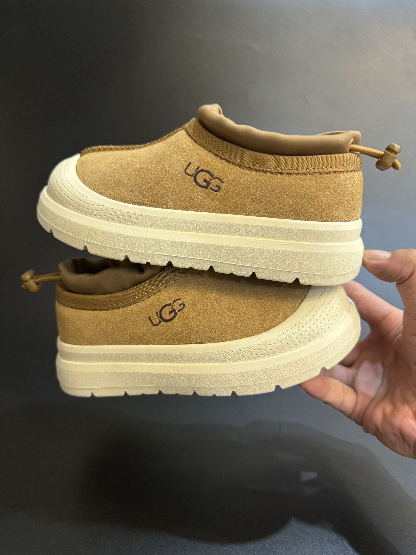 图片[7]-UGG王一博同款羊毛一体儿童低帮雪地靴 尺码：25-35码 经典UGG明星款式❤️ 低帮款式设计，保暖防风☁️ 羊毛一体系列，质感满满💯 橡胶耐磨防滑大底，脚感超赞👍🏻-选品中心