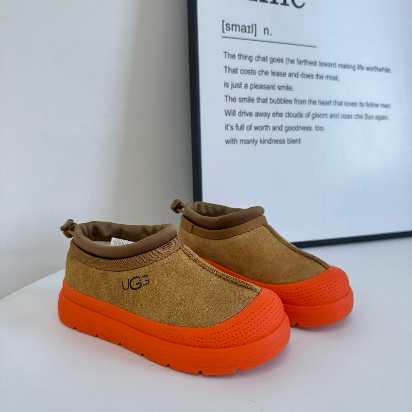 图片[6]-UGG王一博同款羊毛一体儿童低帮雪地靴 尺码：25-35码 经典UGG明星款式❤️ 低帮款式设计，保暖防风☁️ 羊毛一体系列，质感满满💯 橡胶耐磨防滑大底，脚感超赞👍🏻-选品中心