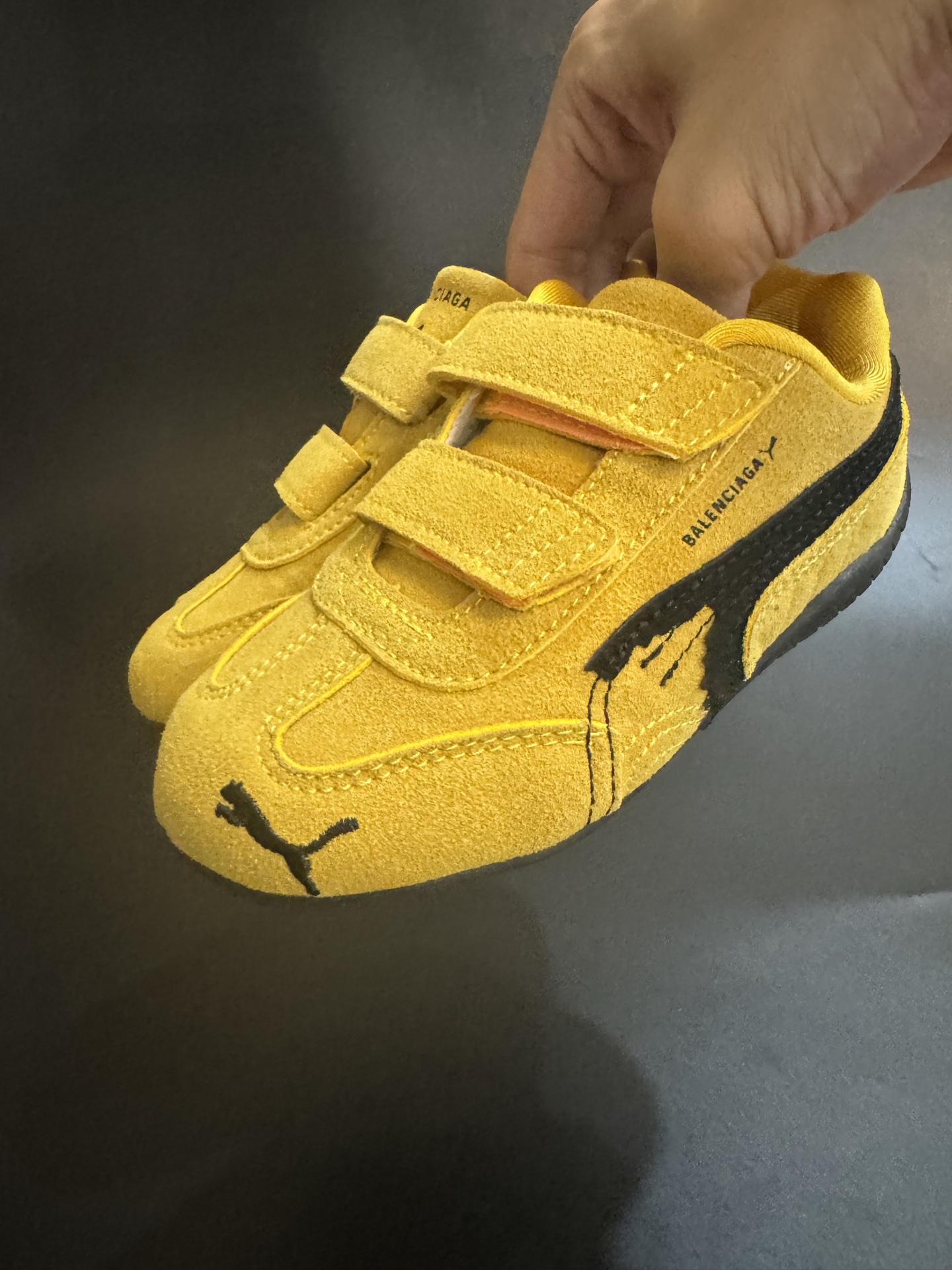 图片[2]-彪马巴黎联名款魔术贴复古德训儿童休闲鞋运动鞋 尺码：22–35码 经典PUMA联名系列🆕 优质猪八革面料，质感满满💯 两幅鞋带替换，附赠鞋带扣✔️ 橡胶耐磨防滑大底，脚感不言而喻☁️-选品中心