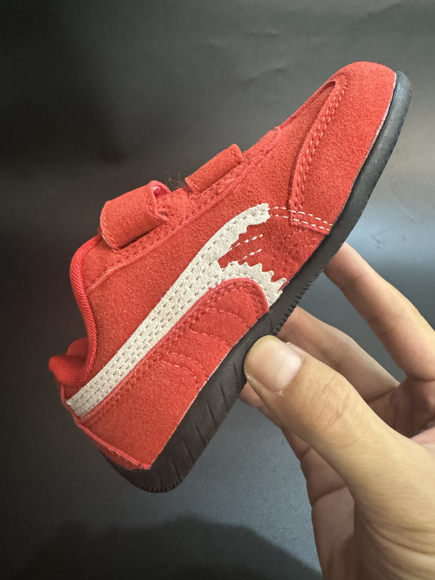 图片[5]-彪马巴黎联名款魔术贴复古德训儿童休闲鞋运动鞋 尺码：22–35码 经典PUMA联名系列🆕 优质猪八革面料，质感满满💯 两幅鞋带替换，附赠鞋带扣✔️ 橡胶耐磨防滑大底，脚感不言而喻☁️-选品中心