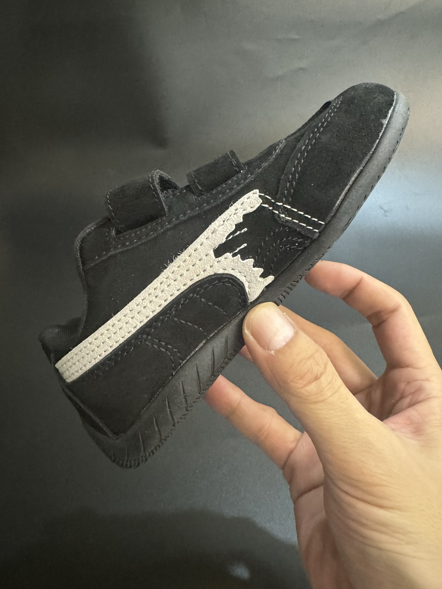 图片[5]-彪马巴黎联名款魔术贴复古德训儿童休闲鞋运动鞋 尺码：22–35码 经典PUMA联名系列🆕 优质猪八革面料，质感满满💯 两幅鞋带替换，附赠鞋带扣✔️ 橡胶耐磨防滑大底，脚感不言而喻☁️-选品中心