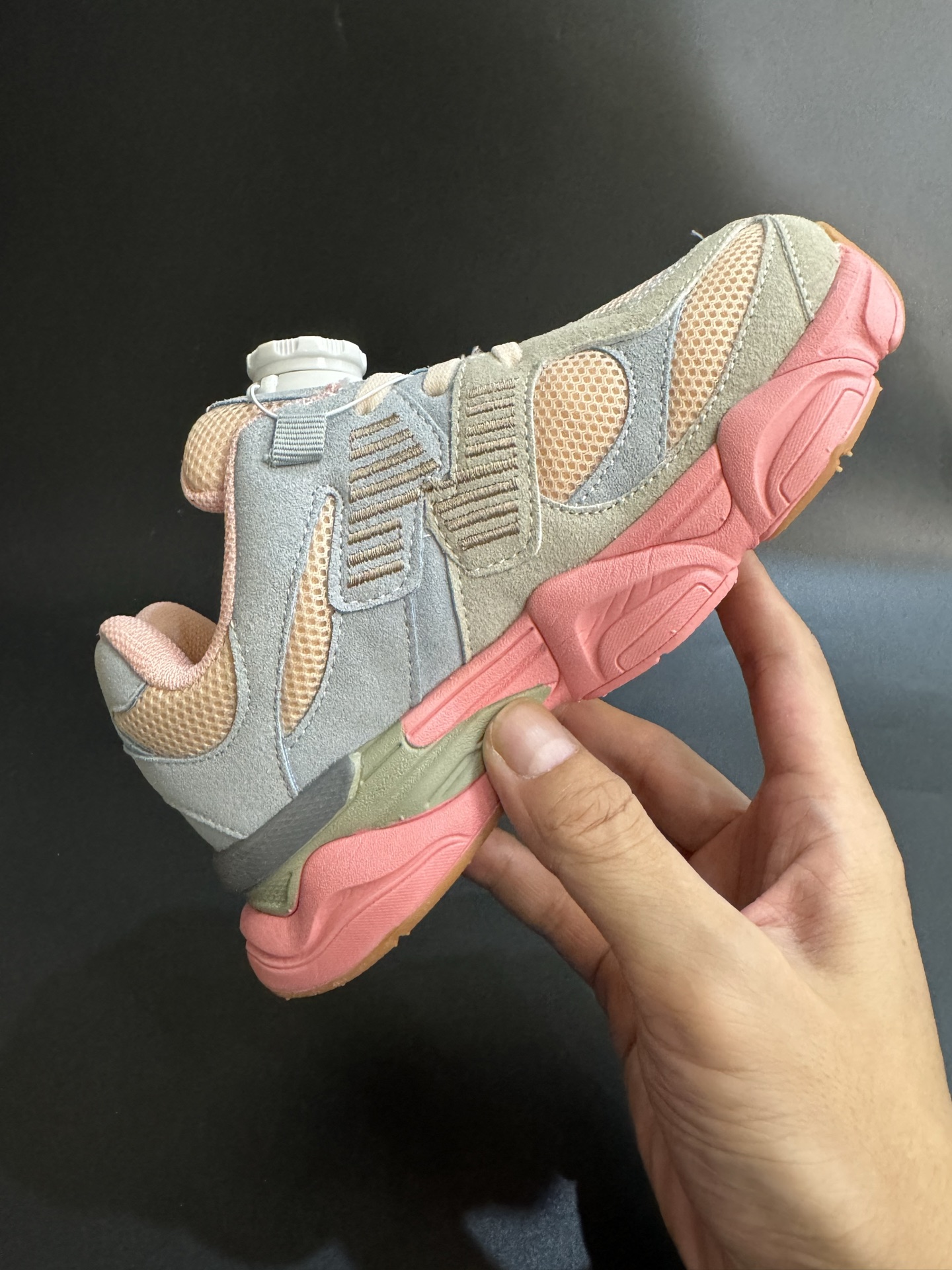 图片[5]-海外版NB新款9060锁扣儿童运动鞋 尺码：24-37码 经典NB9060系列🔥 优质锁扣设计，穿脱方便✌🏻 优质耐磨防滑大底，脚感超赞👍🏻-选品中心