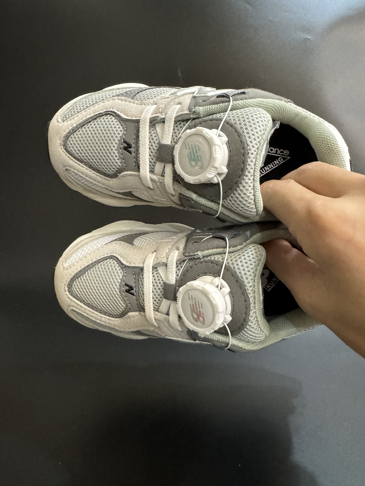 NO:575307,Overseas version NB new lock children's sports shoes SIZE24-37 Classic NB series High-quality lock design, easy to put on and take off High-quality wear-resistant and non-slip outsole, great foot feel, NB, sneakers,19860909海外版NB新款锁扣儿童运动鞋 SIZE24-37码 经典NB系列 优质锁扣设计,穿脱方便 优质耐磨防滑大底,脚感超赞,NB,sneakers,,Children's