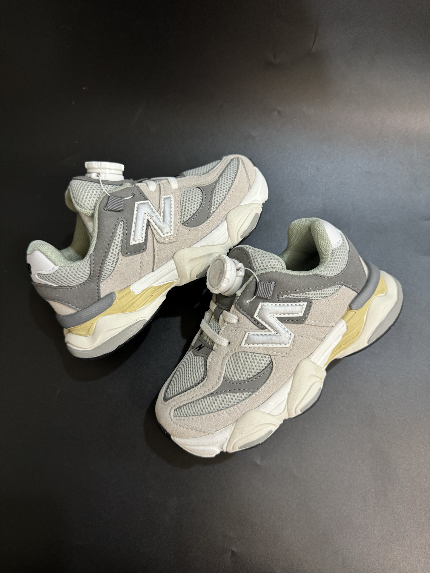 图片[9]-海外版NB新款9060锁扣儿童运动鞋 尺码：24-37码 经典NB9060系列🔥 优质锁扣设计，穿脱方便✌🏻 优质耐磨防滑大底，脚感超赞👍🏻-选品中心