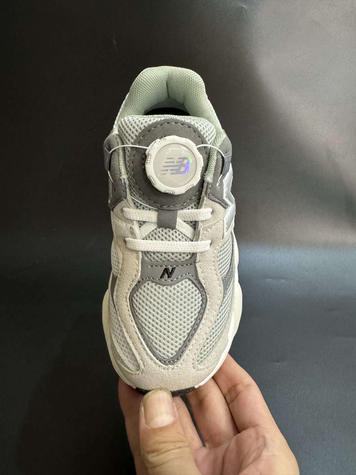 图片[6]-海外版NB新款9060锁扣儿童运动鞋 尺码：24-37码 经典NB9060系列🔥 优质锁扣设计，穿脱方便✌🏻 优质耐磨防滑大底，脚感超赞👍🏻-选品中心