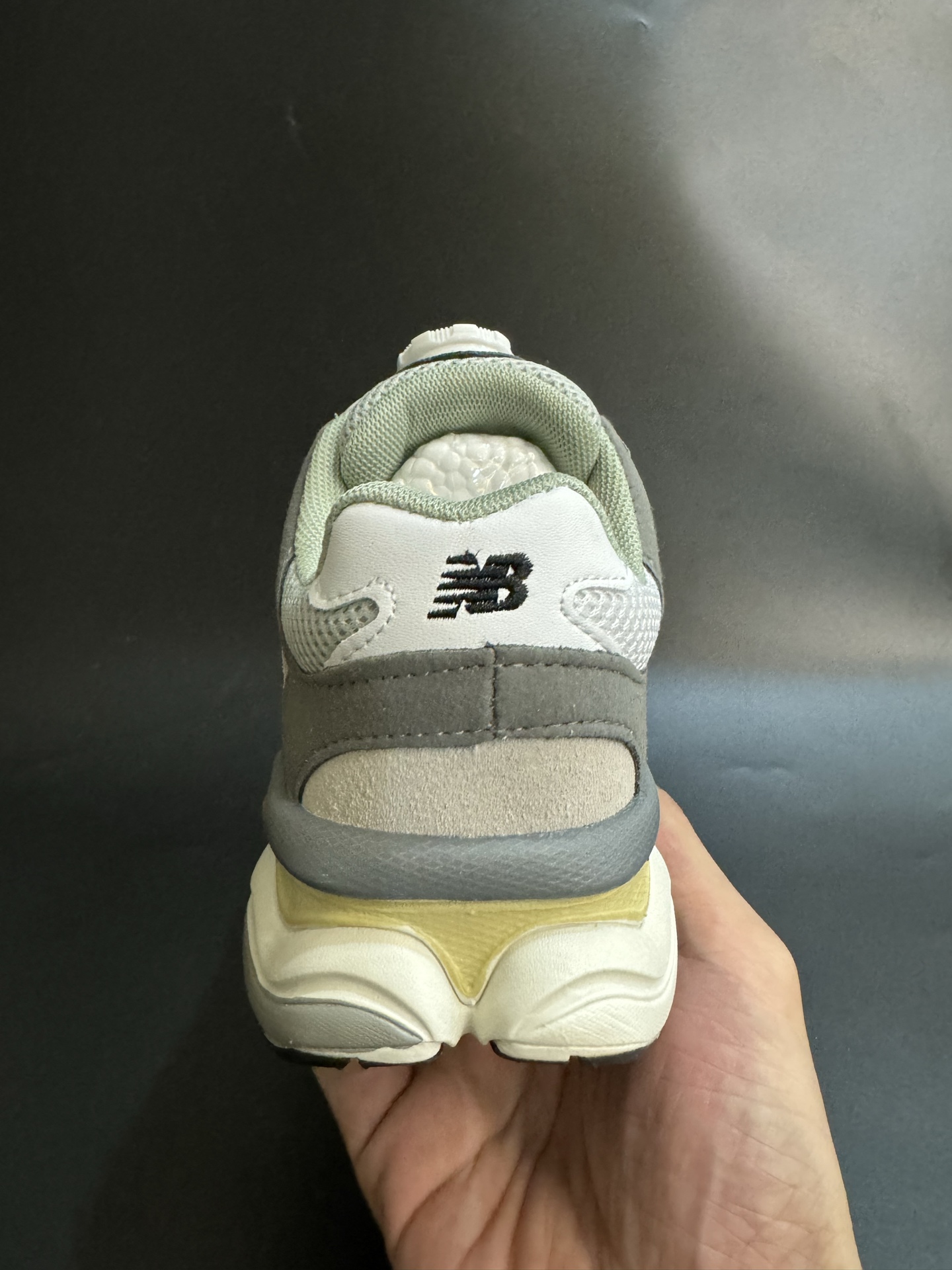 图片[7]-海外版NB新款9060锁扣儿童运动鞋 尺码：24-37码 经典NB9060系列🔥 优质锁扣设计，穿脱方便✌🏻 优质耐磨防滑大底，脚感超赞👍🏻-选品中心