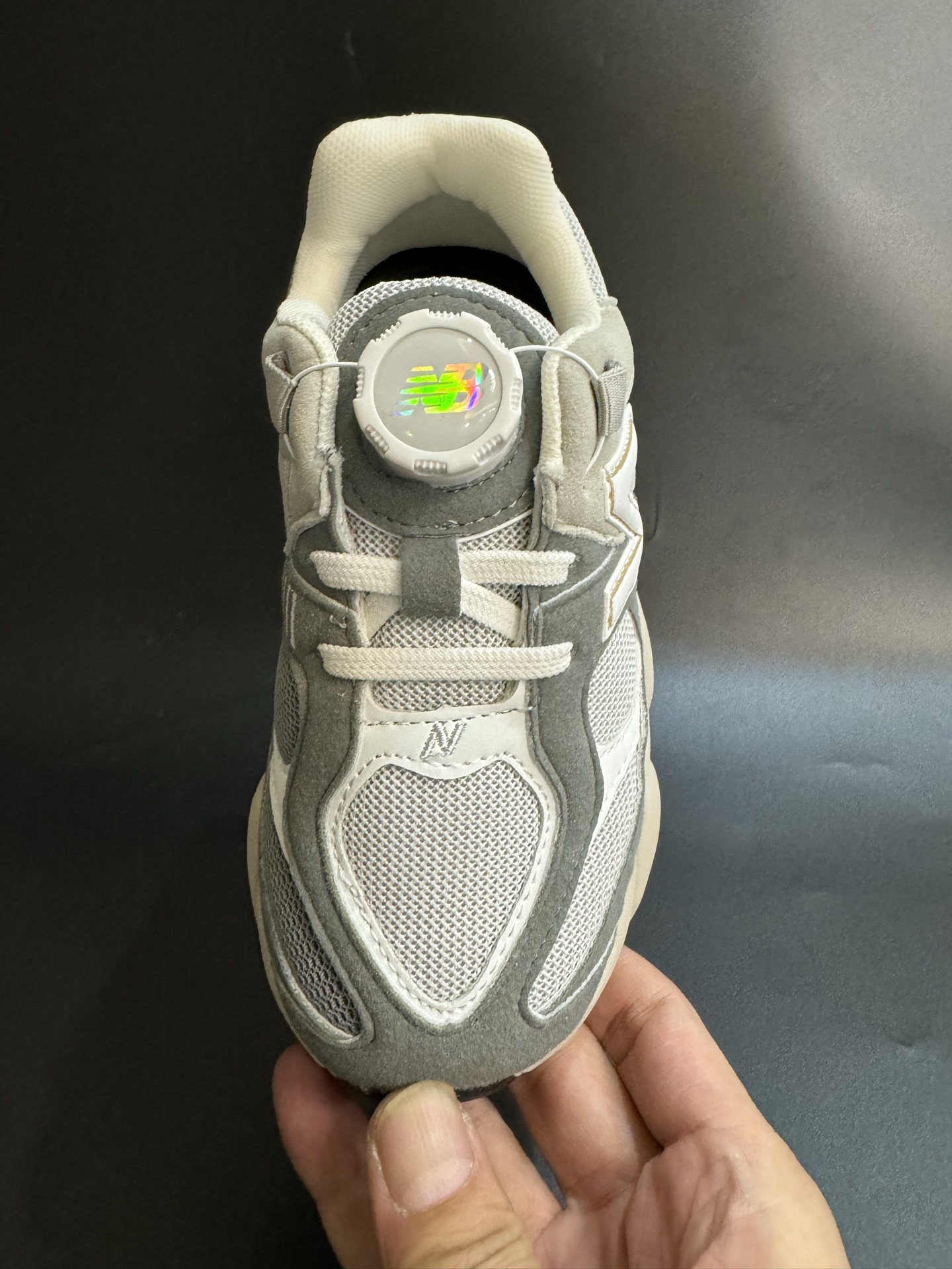 图片[6]-新色出货 海外版NB新款9060锁扣儿童运动鞋 尺码：24-37码 经典NB9060系列🔥 优质锁扣设计，穿脱方便✌🏻 优质耐磨防滑大底，脚感超赞👍🏻-选品中心