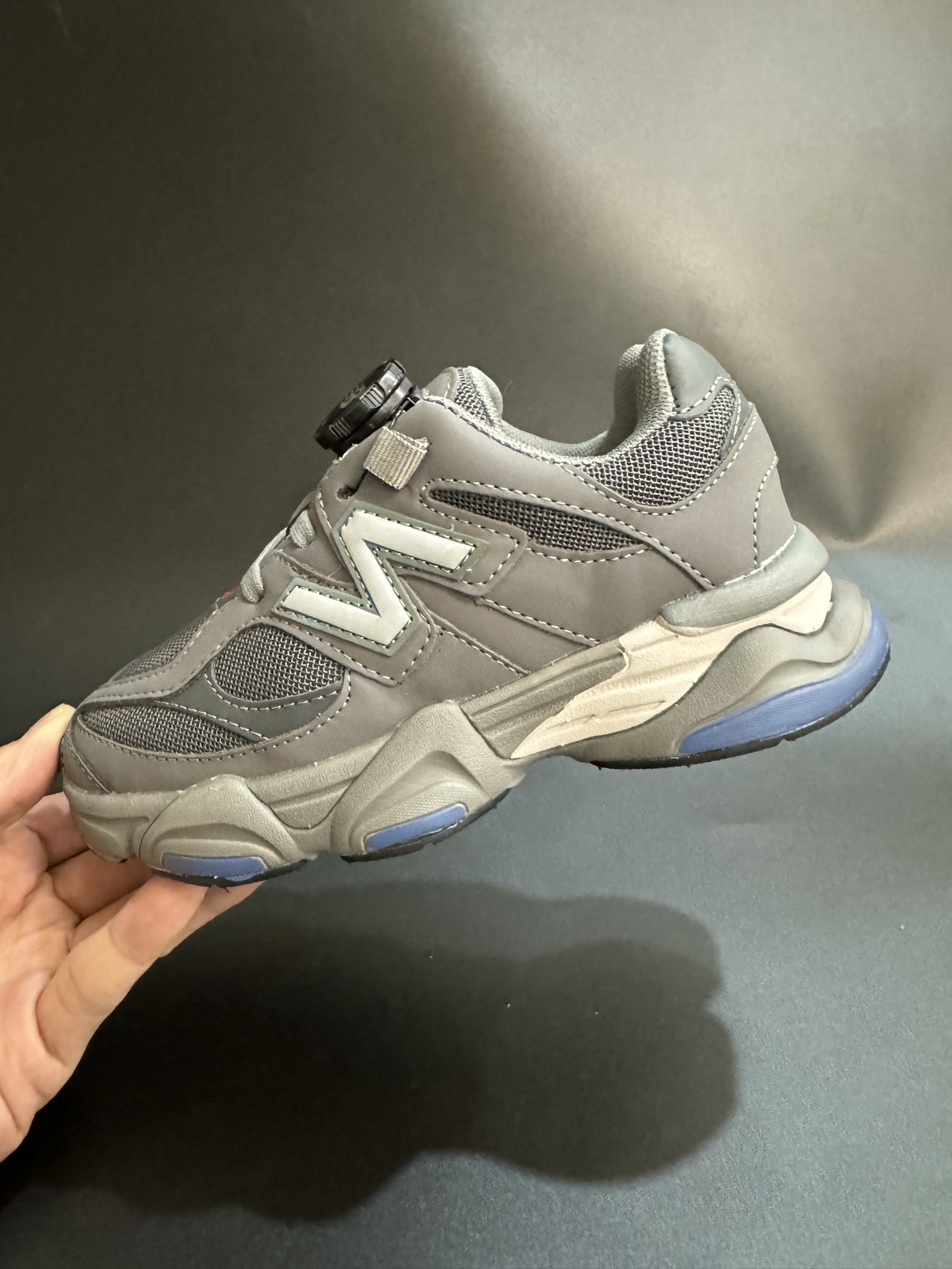 图片[6]-新色出货放 海外版NB新款9060锁扣儿童运动鞋 尺码：24-37码 经典NB9060系列🔥 优质锁扣设计，穿脱方便✌🏻 优质耐磨防滑大底，脚感超赞👍🏻-选品中心