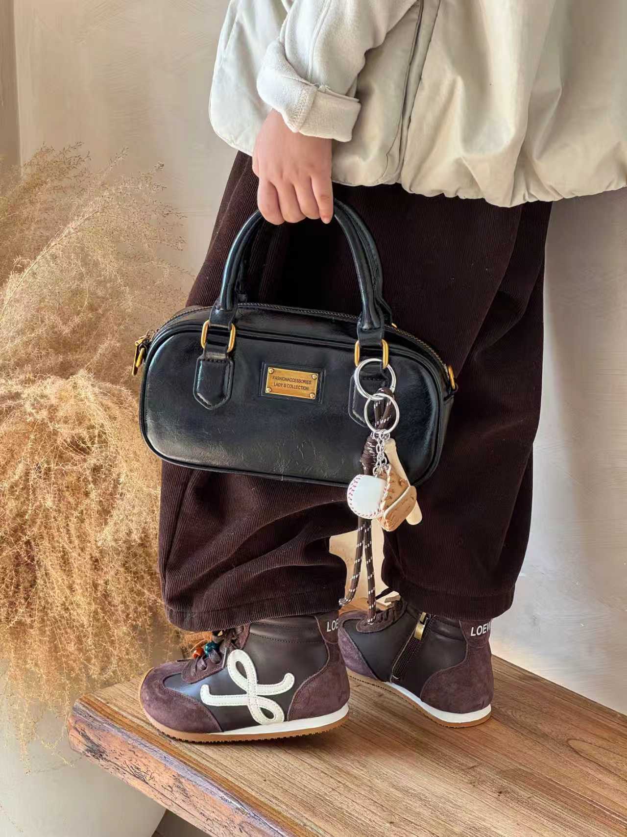 图片[9]-新款罗意威高帮复古风儿童时尚休闲鞋运动鞋 尺码：26-37码 潮童时髦精必备单品❤️ 拉链设计，穿脱方便✌🏻 优质面料拼接，质感满满💯 橡胶耐磨防滑大底，脚感不言而喻☁️-选品中心